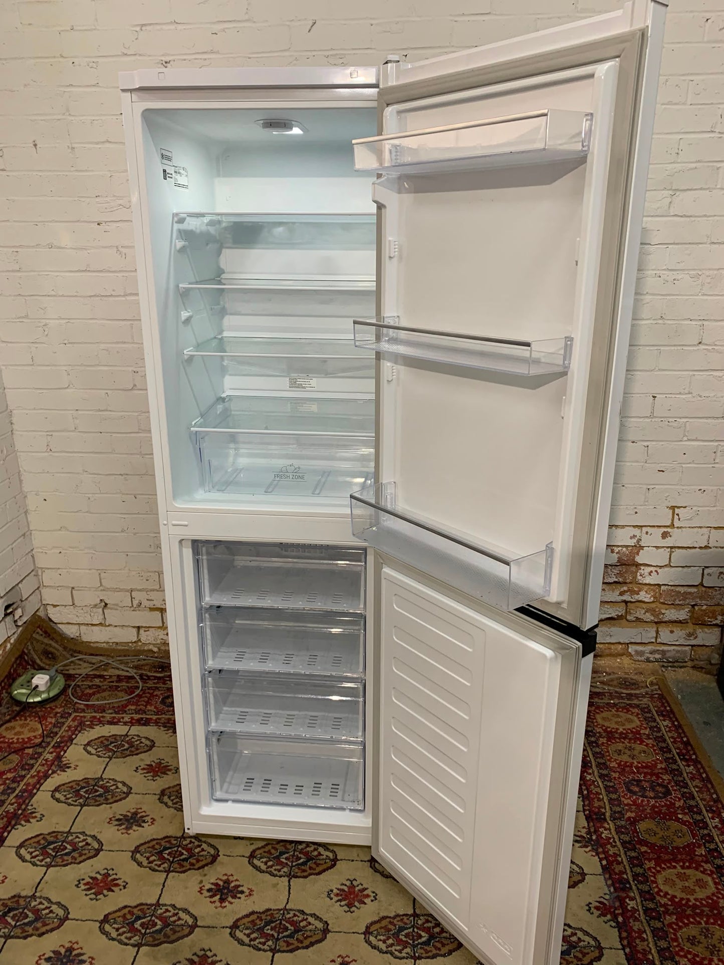 Bosch 170CM Tall Fridge Freezer For Sale Works