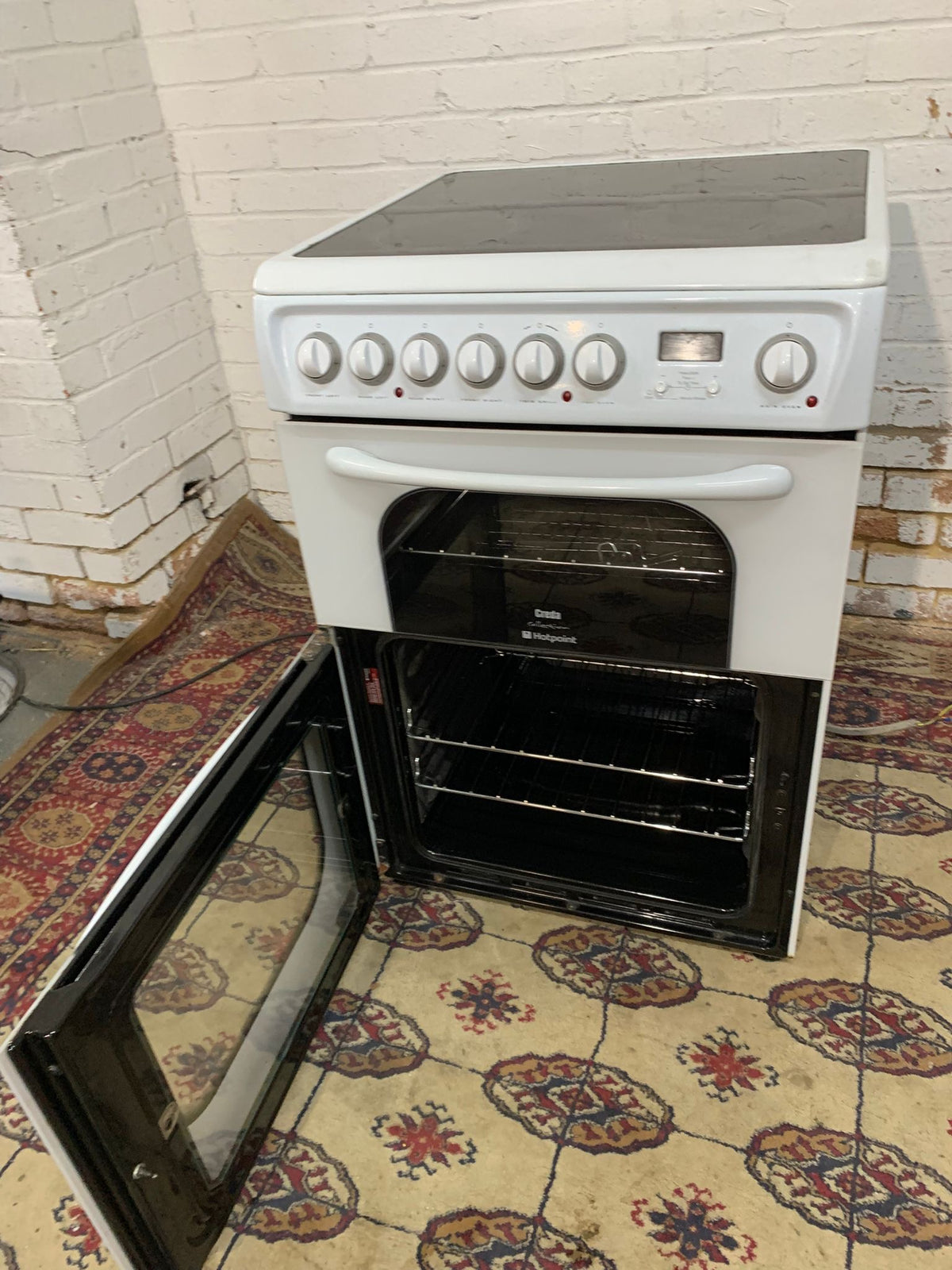 HotPoint 60CM Electric Ceramic Cooker