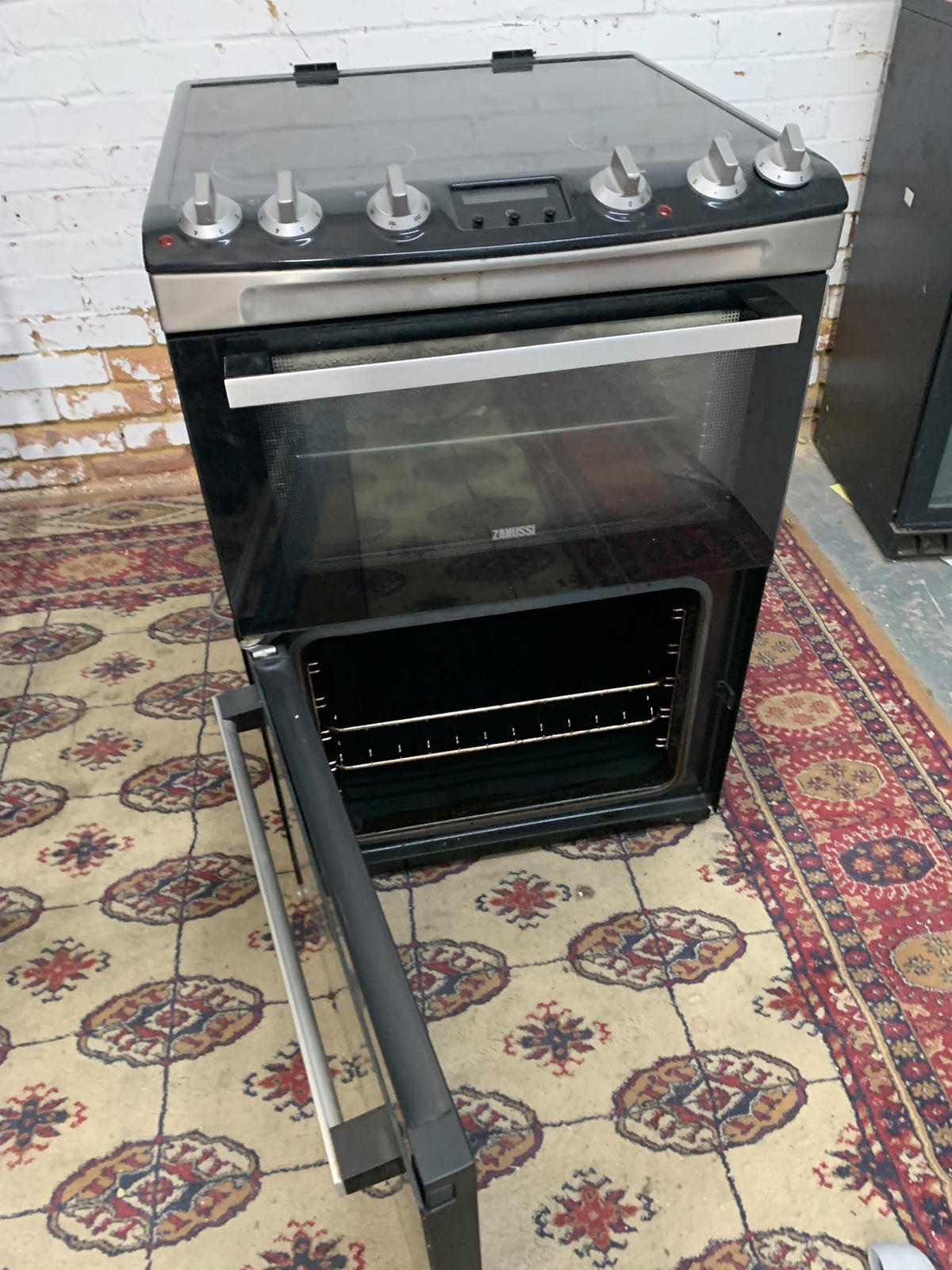 Zanussi 60CM Electric Ceramic Cooker
