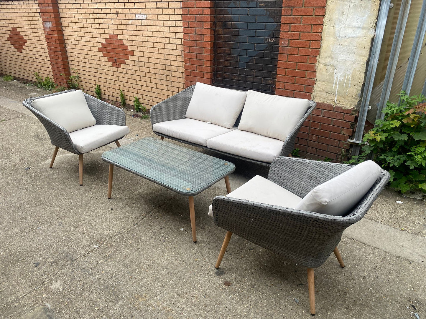 2+1+1 Rattan Garden Set With Glass Table For Sale