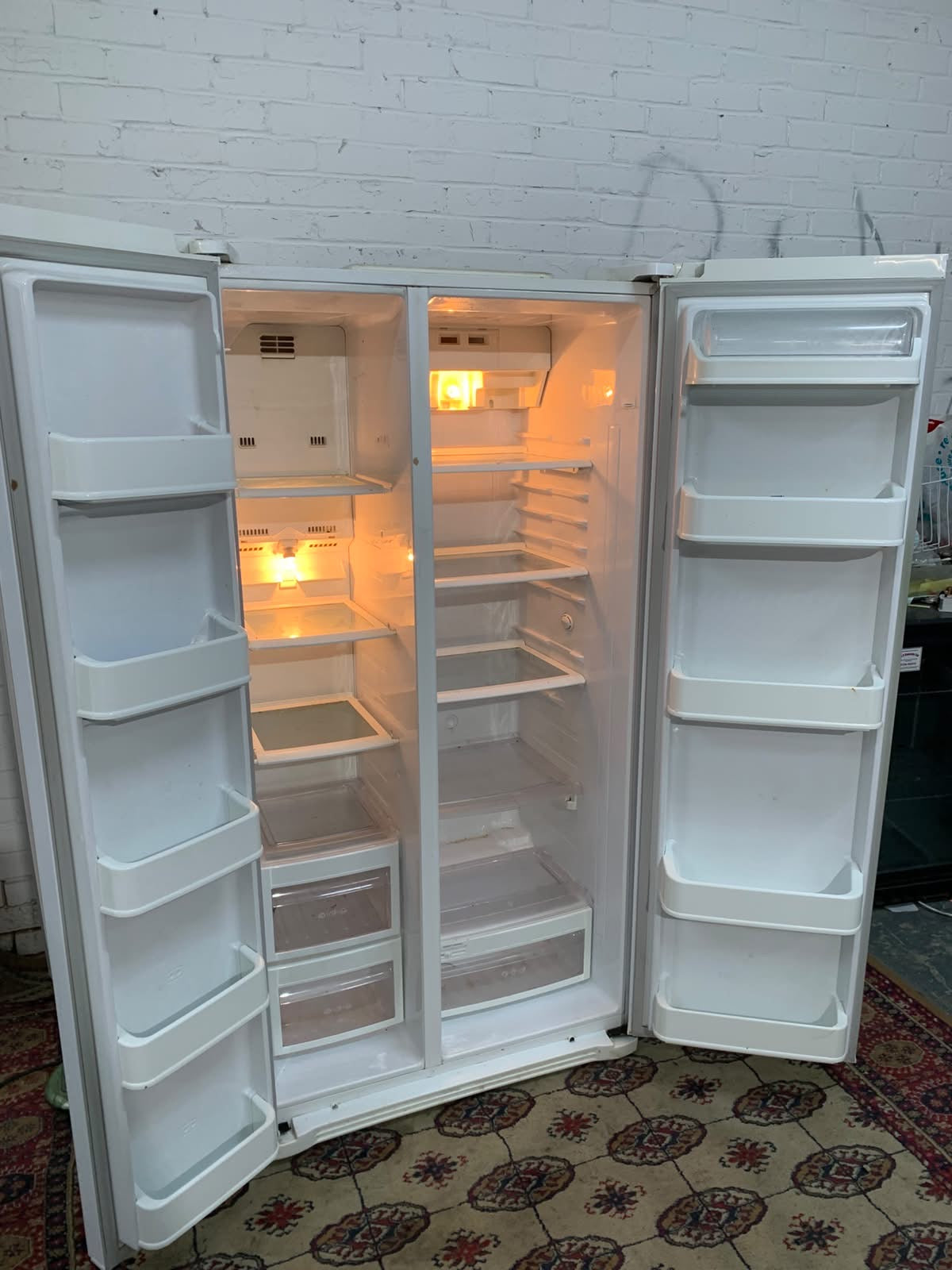 LG White American Double Door Fridge Freezer