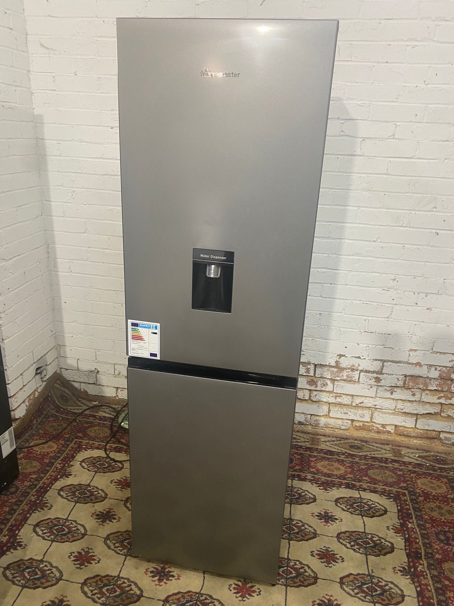 FridgeMaster Grey 182CM Tall Fridge Freezer Water Dispenser Fridge Freezer For Sale