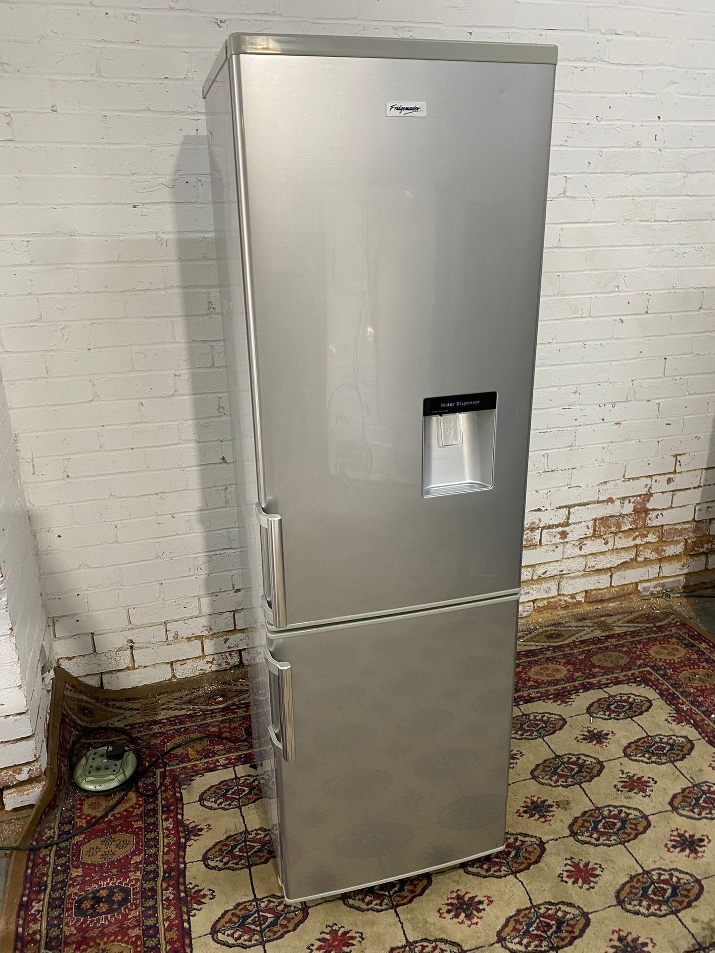 FridgeMaster Grey Water Dispenser Fridge Freezer For Sale