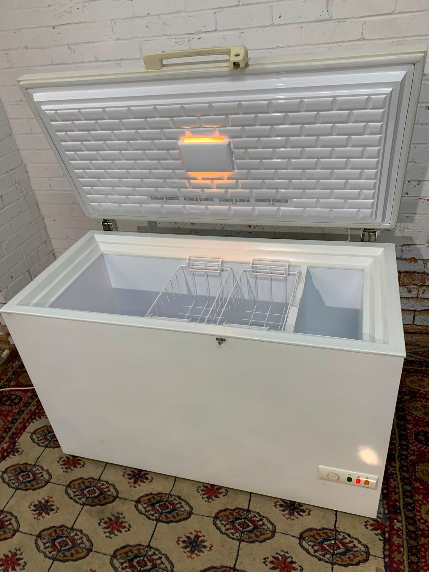 LEC 280L Chest Freezer For Sale