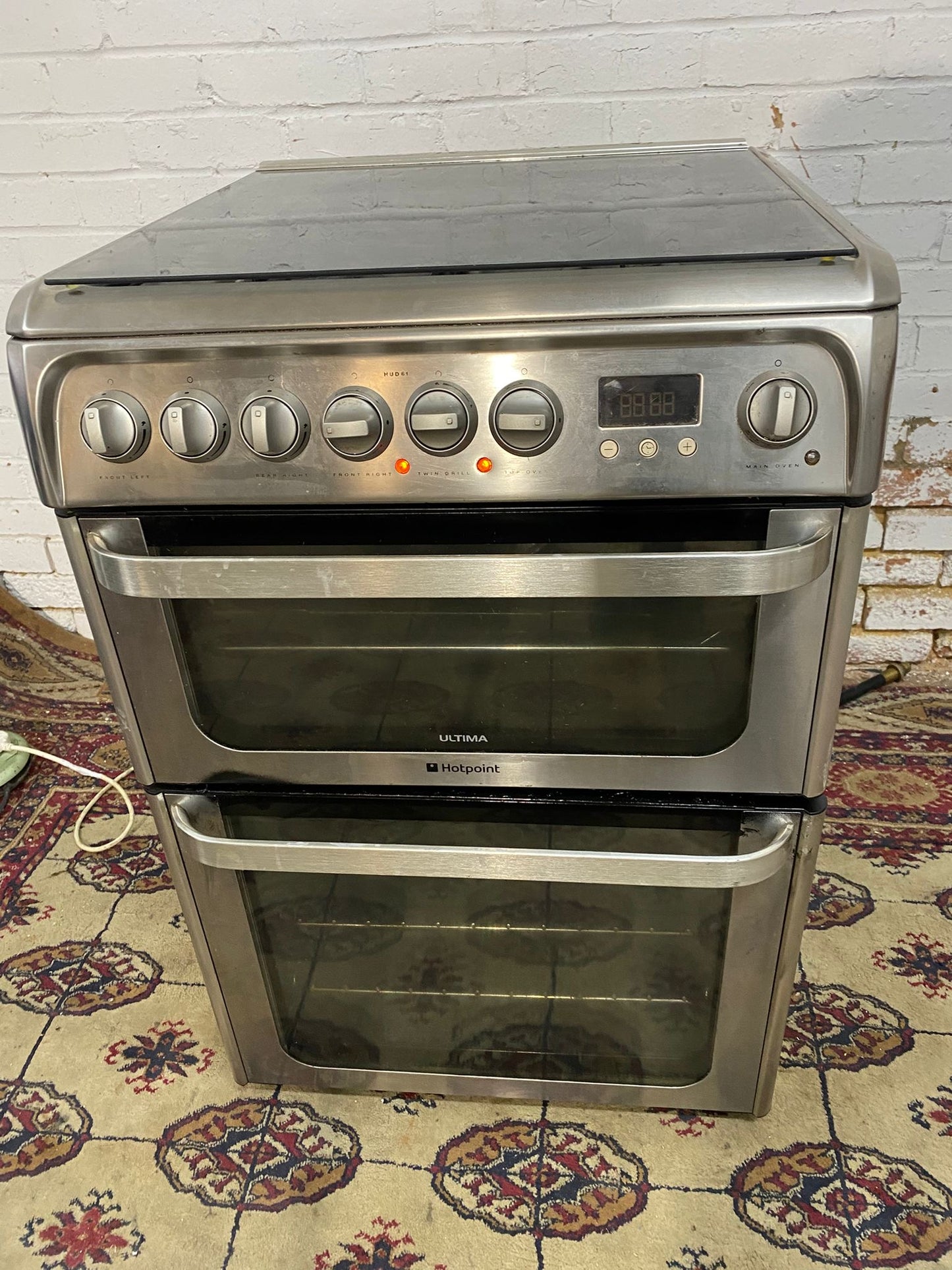 HotPoint 60 CM Stainless Steel Gas Cooker With Oven/Grill For Sale