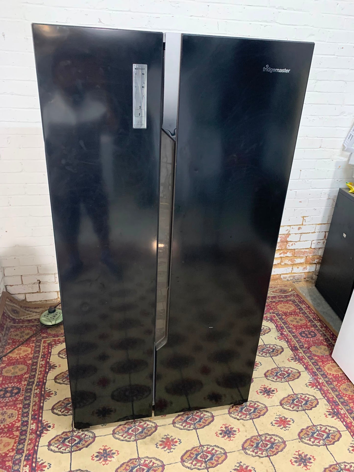 Fridge-Master Black Slim Double Door NonPlumb American Fridge Freezer For Sale