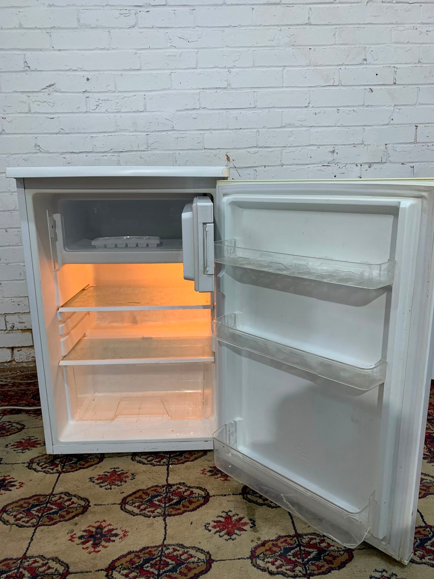 Curreys UnderCounter Fridge & Freezer On Top For Sale