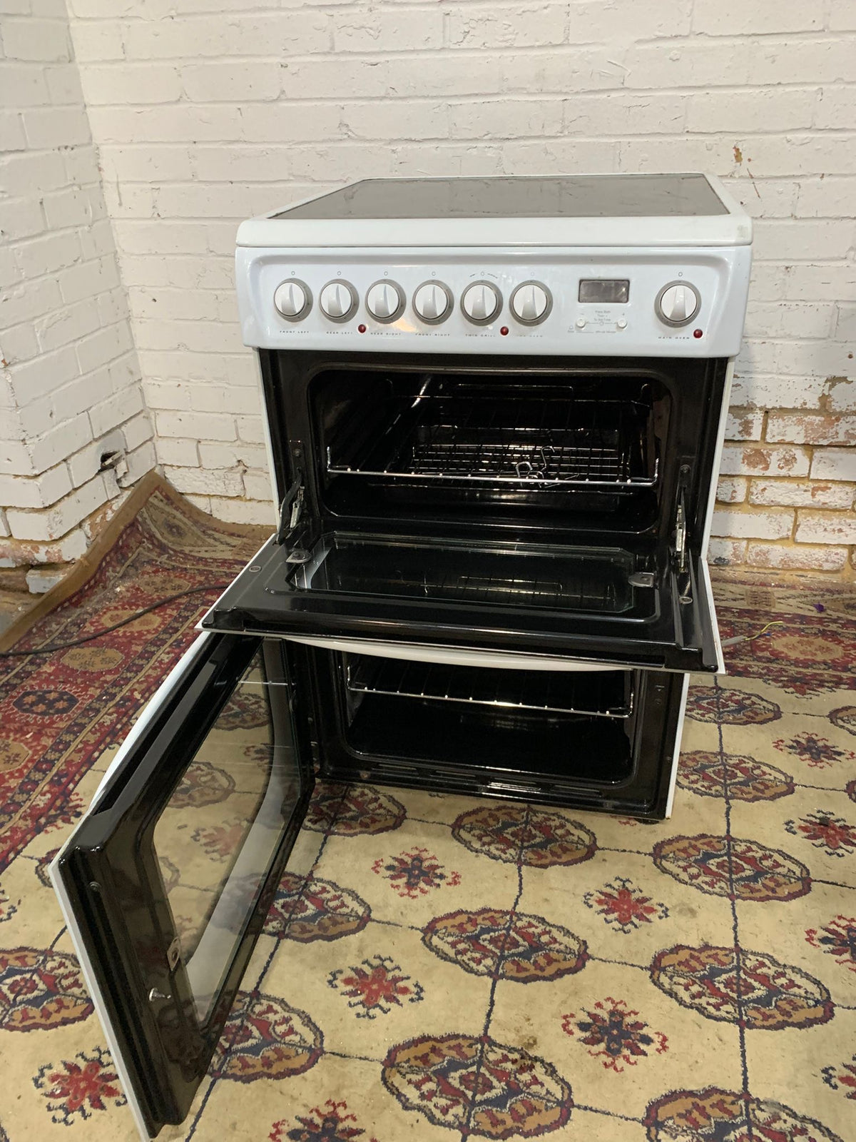 HotPoint 60CM Electric Ceramic Cooker