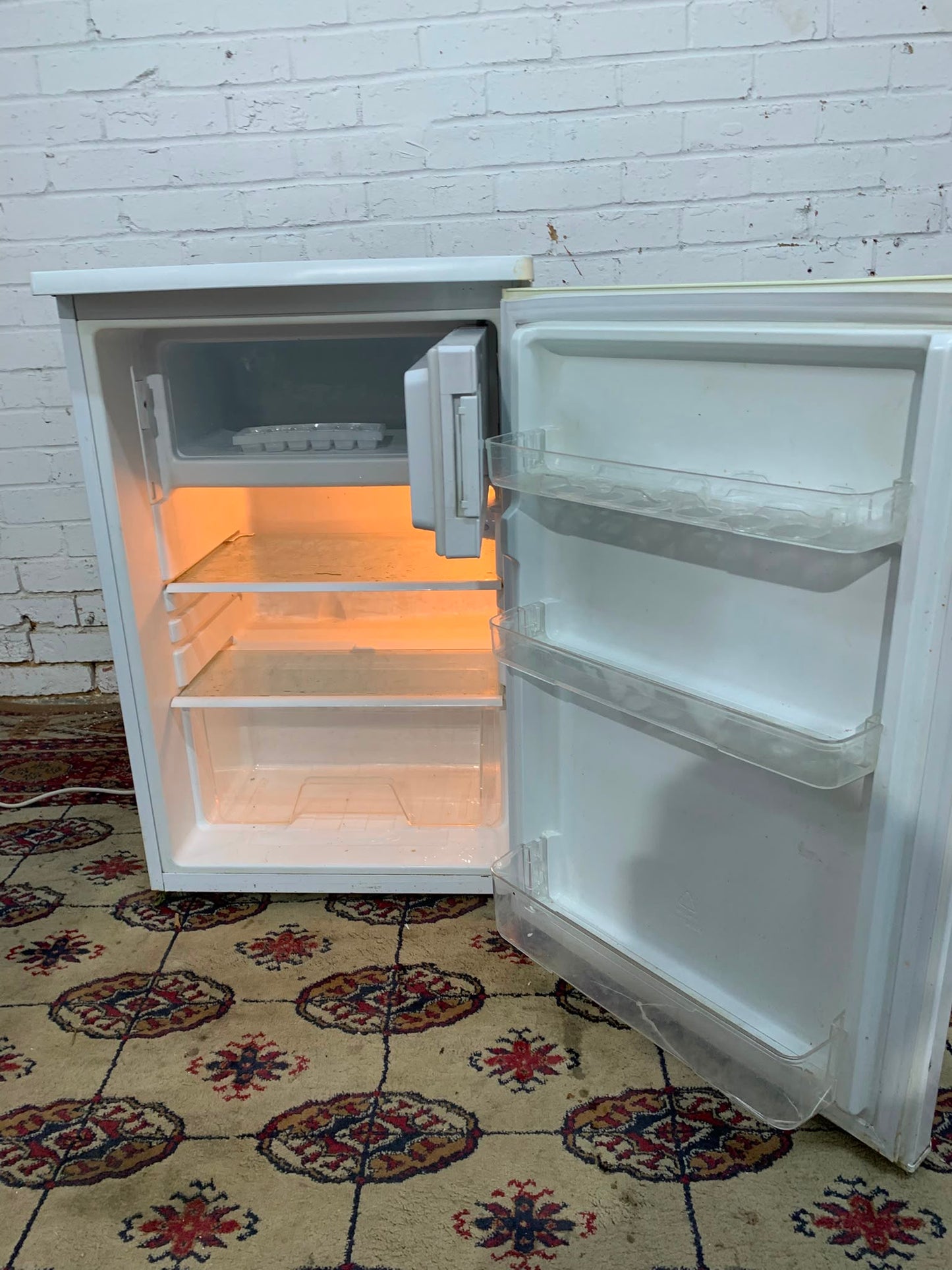 Curreys UnderCounter Fridge & Freezer On Top For Sale