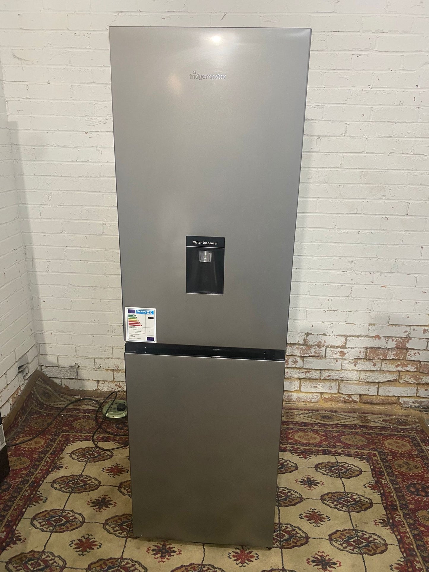 FridgeMaster Grey 182CM Tall Fridge Freezer Water Dispenser Fridge Freezer For Sale