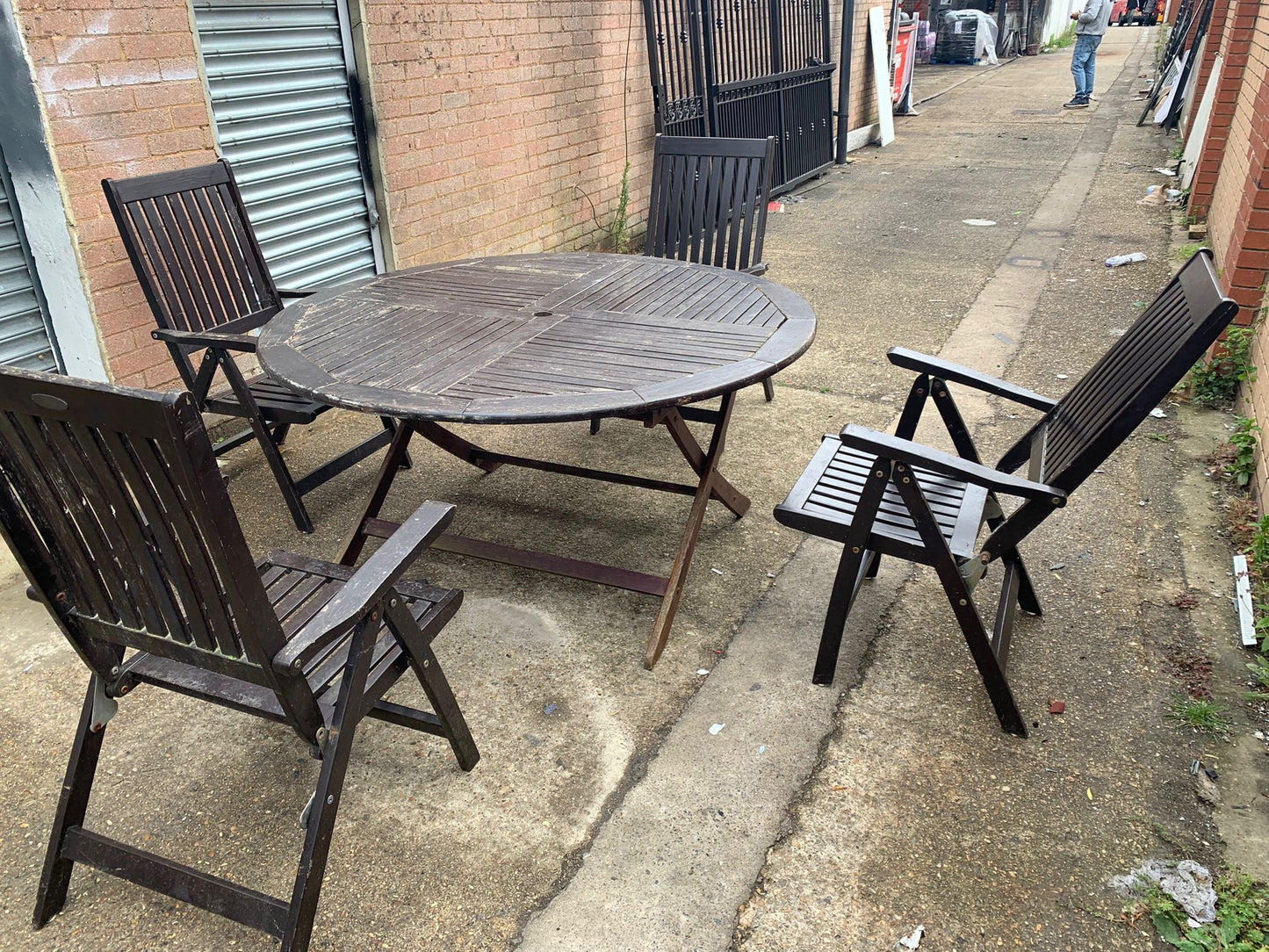 Garden Wooden Set Round Table With 4 Chairs For Sale