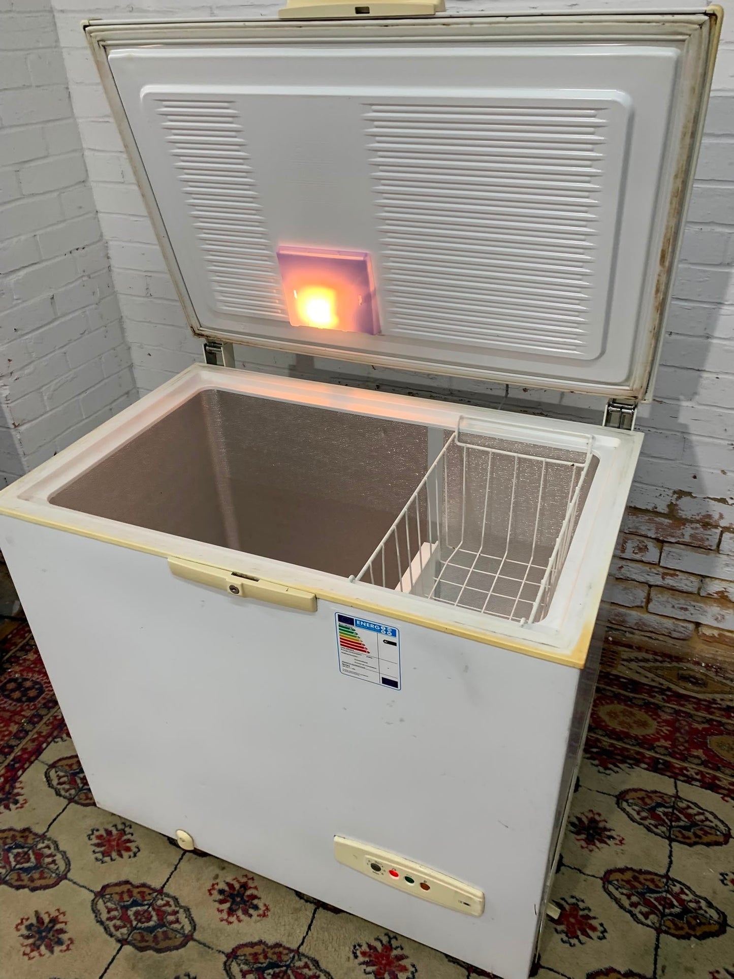 280L Whirlpool Chest Freezer For Sale