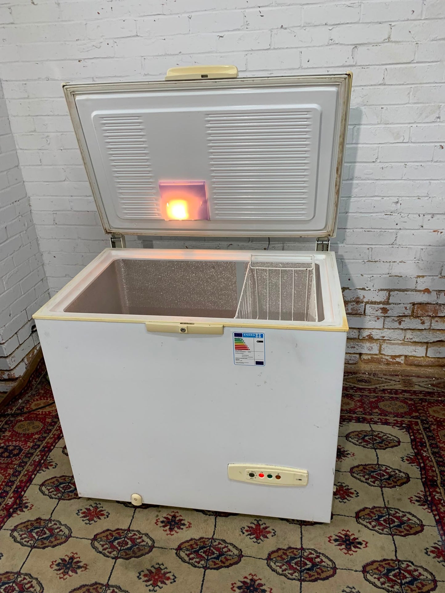 280L Whirlpool Chest Freezer For Sale