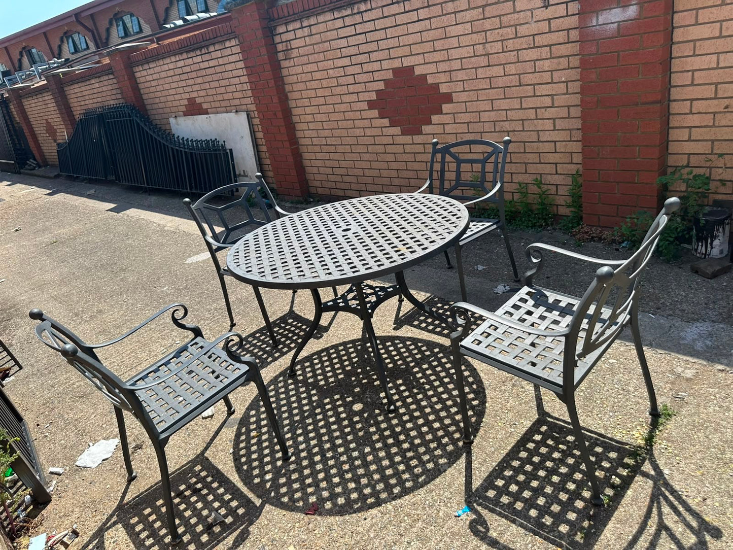 Garden Patio Set Round Table With 4 Chairs For Sale