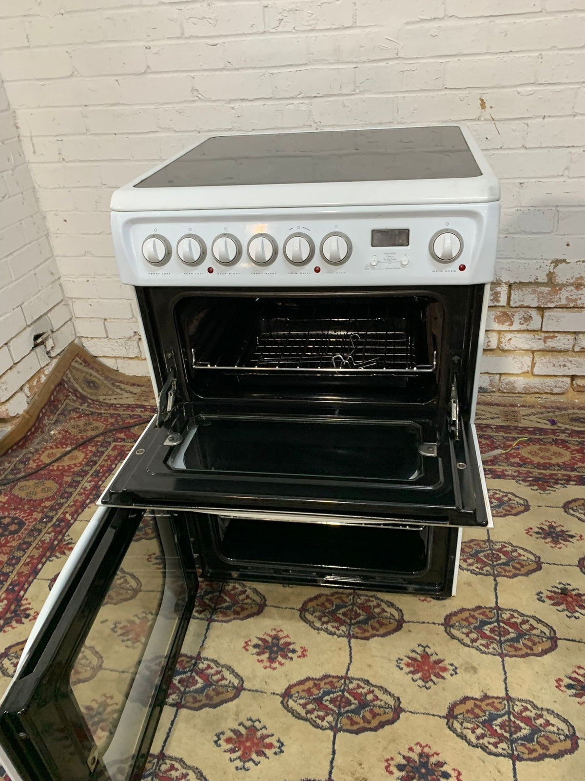 HotPoint 60CM Electric Ceramic Cooker
