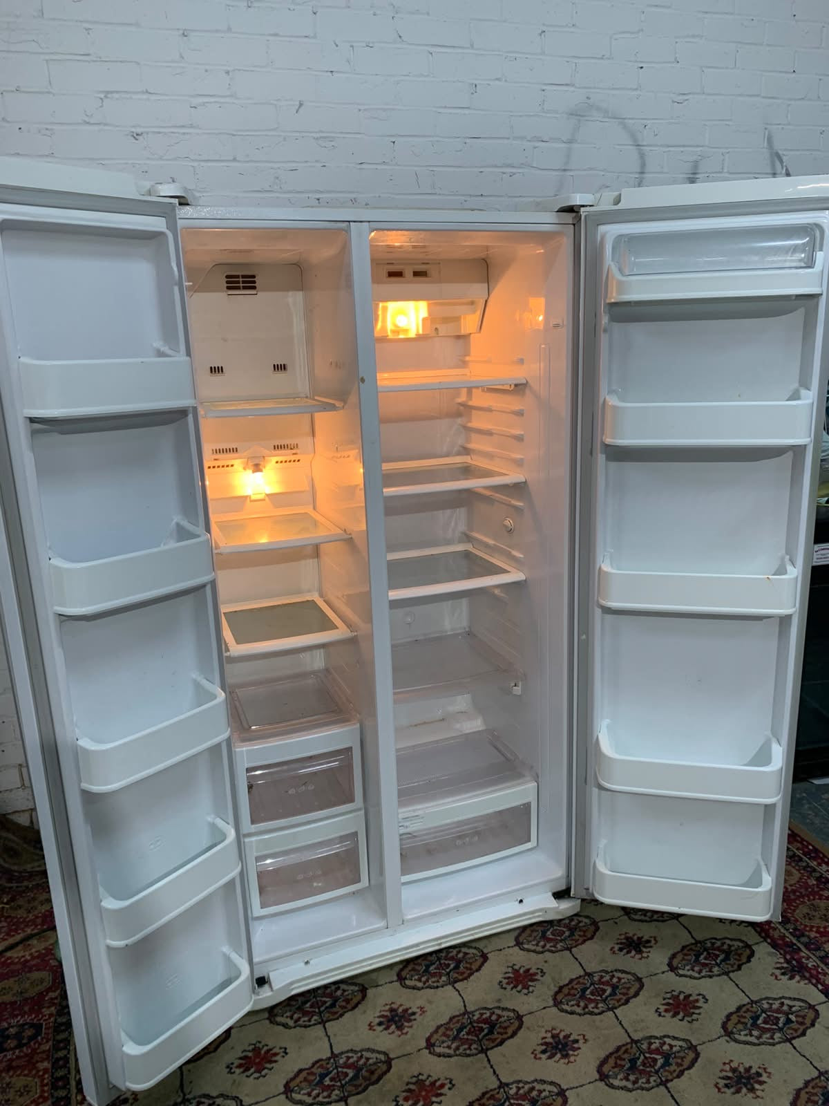 LG White American Double Door Fridge Freezer