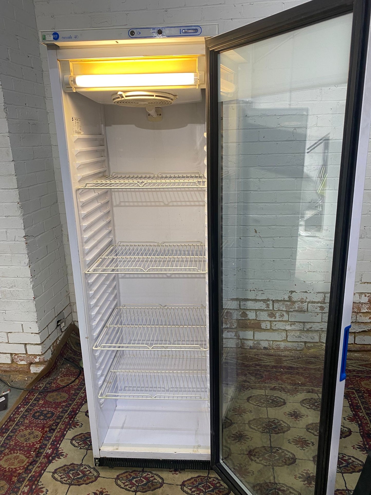 Standing Glass Display Drinks Fridge For Sale
