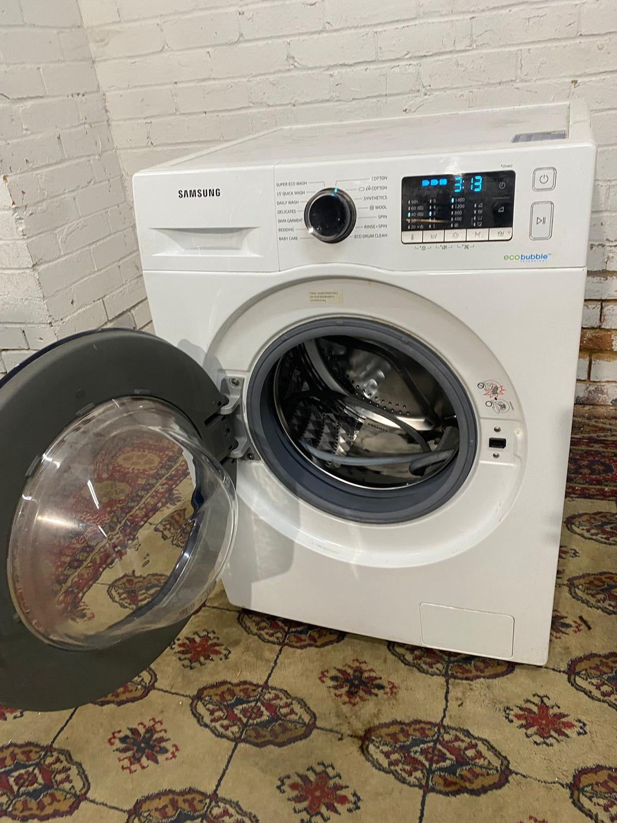 Beautiful Samsung White 8KG Washing Machine For Sale