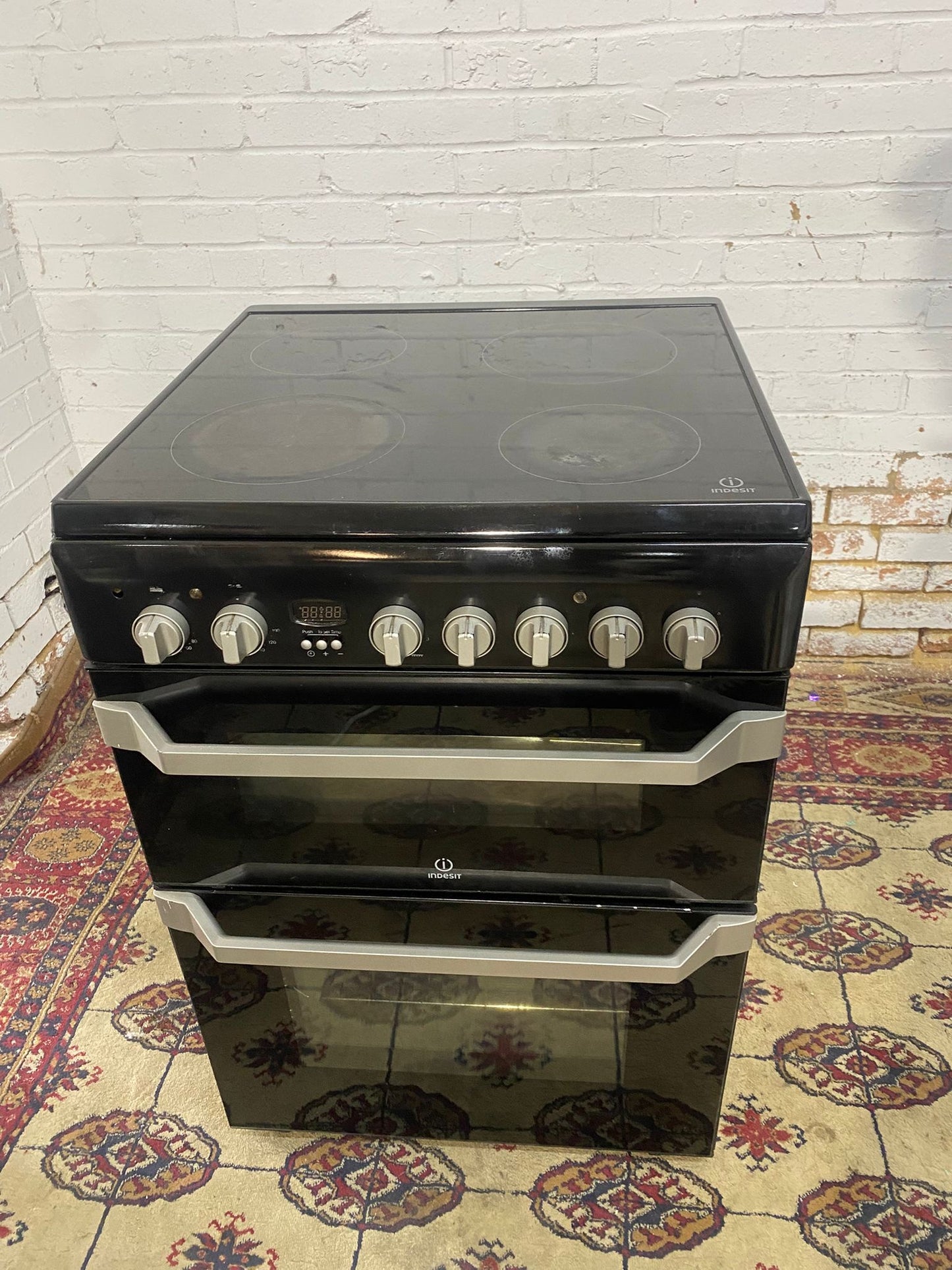 Beautiful Indesit Black 60CM Electric Ceramic Cooker With Oven/Grill For Sale