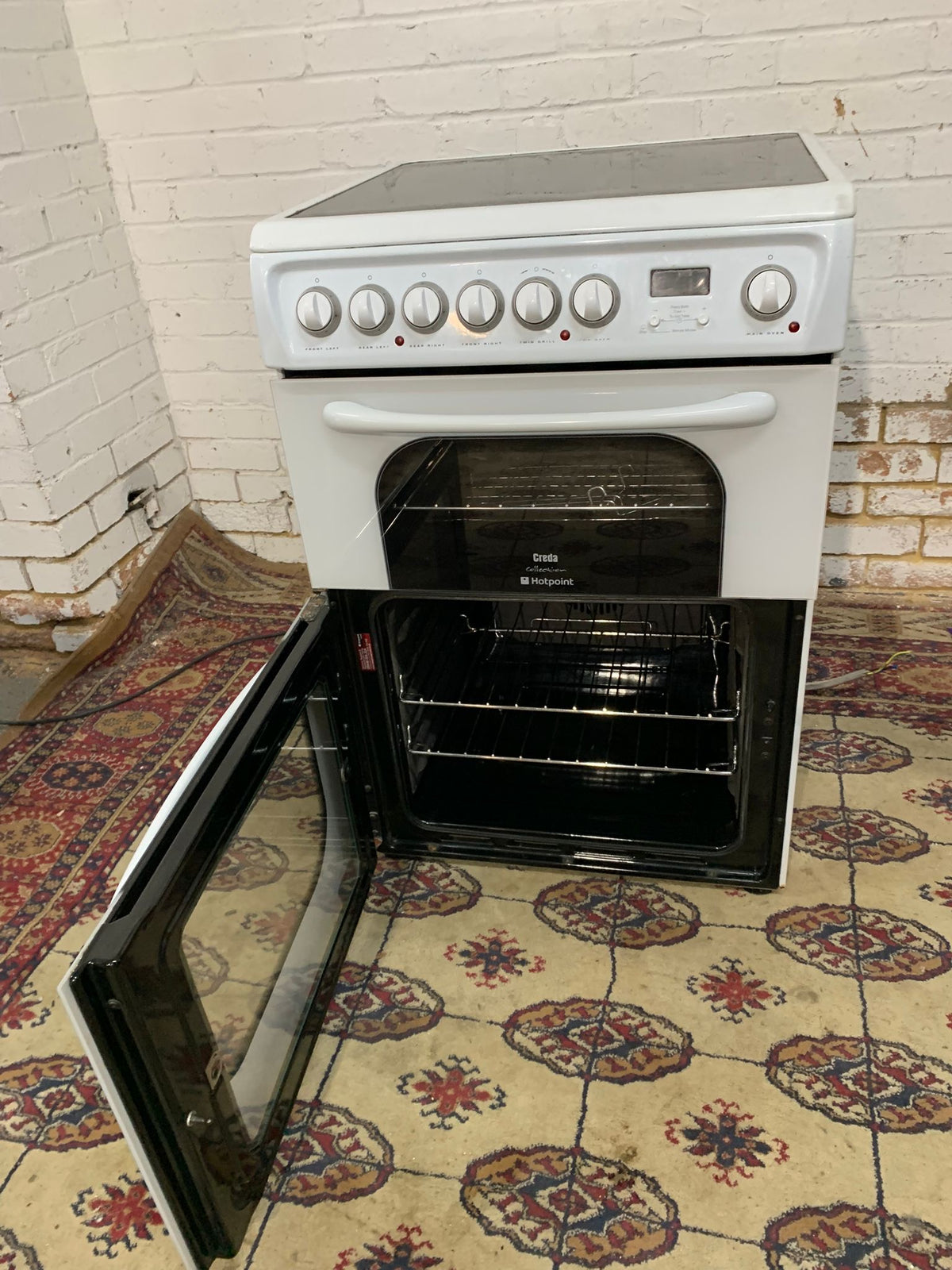 HotPoint 60CM Electric Ceramic Cooker