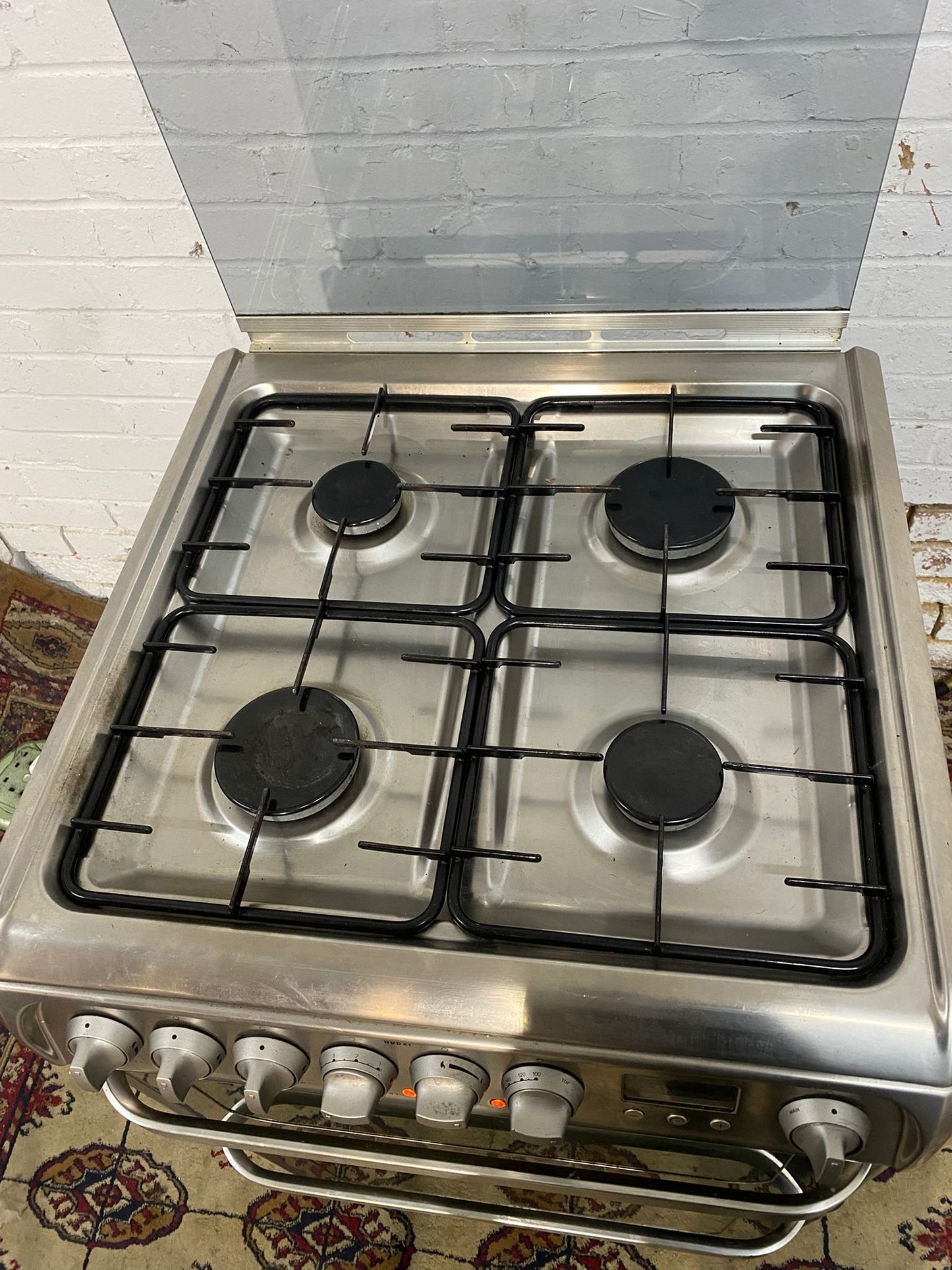 HotPoint 60 CM Stainless Steel Gas Cooker With Oven/Grill For Sale