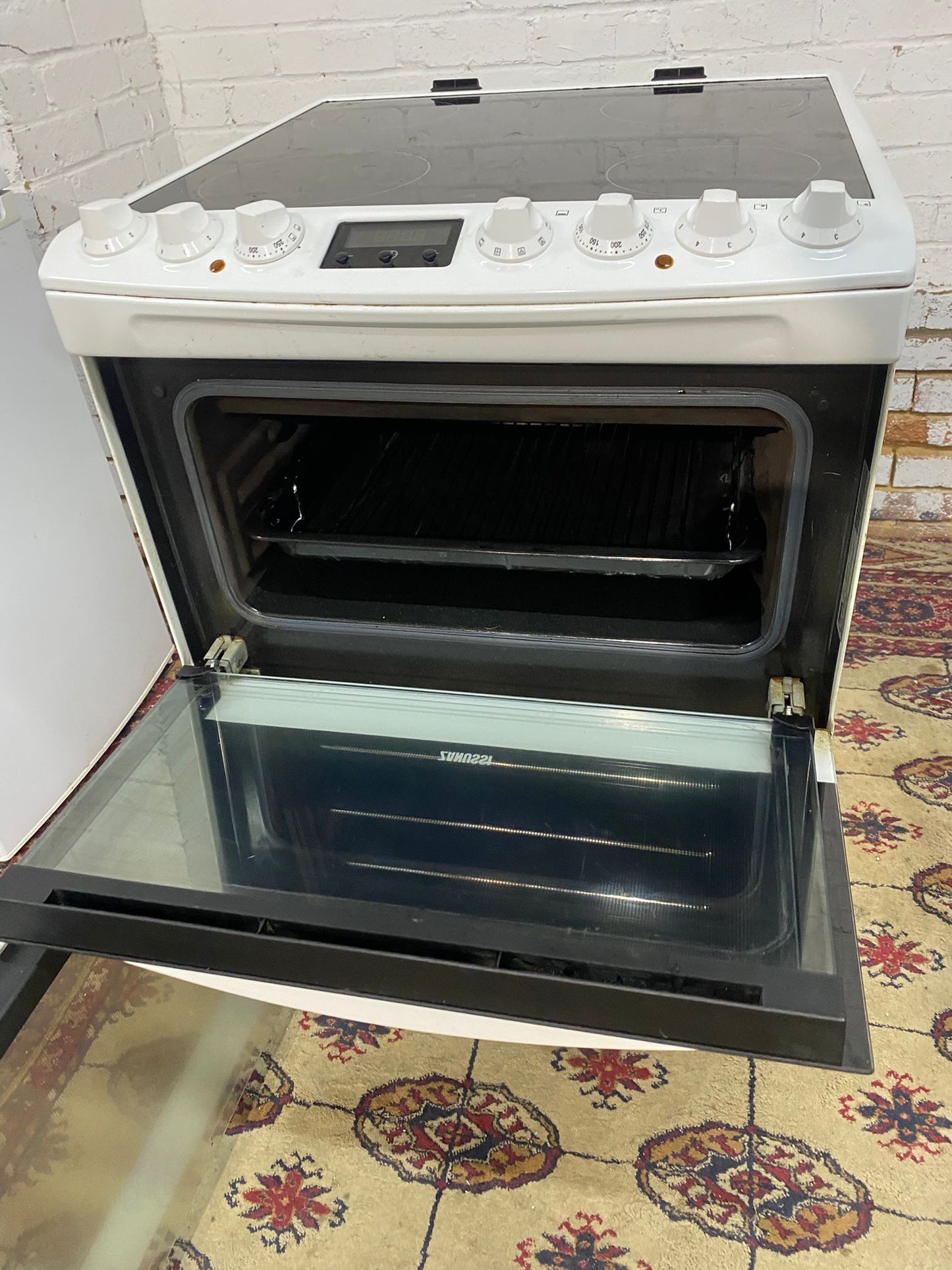 Zanussi 60 CM Electric Cooker With Oven/Grill For Sale
