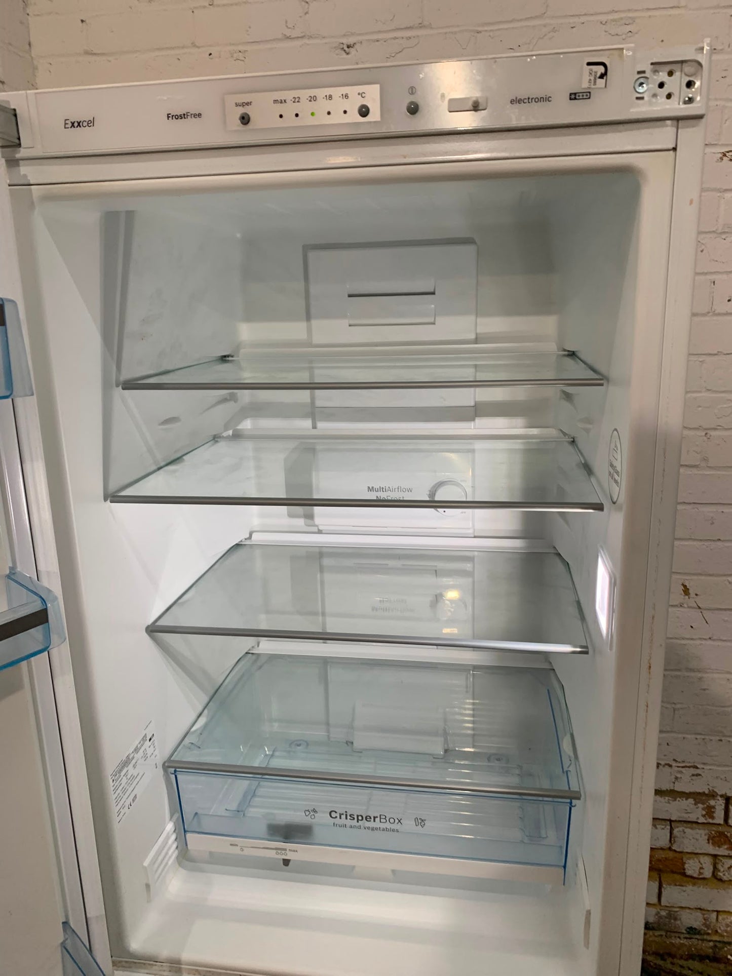 Bosch 170CM Tall Fridge Freezer For Sale Works