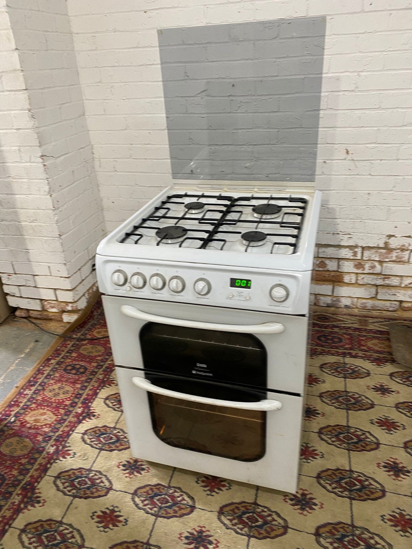 HotPoint 60 CM Gas Cooker With Oven/Grill For Sale