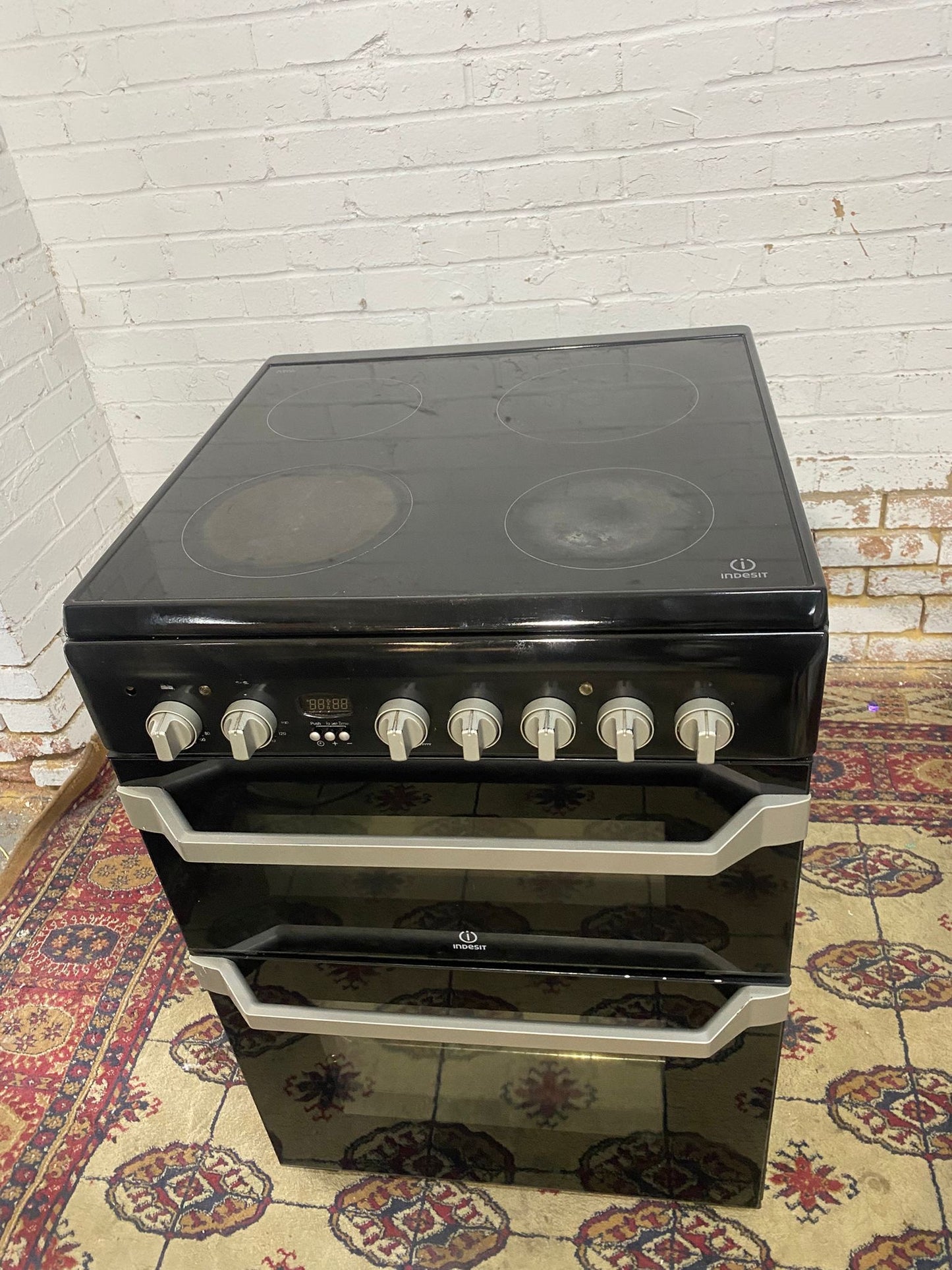 Beautiful Indesit Black 60CM Electric Ceramic Cooker With Oven/Grill For Sale