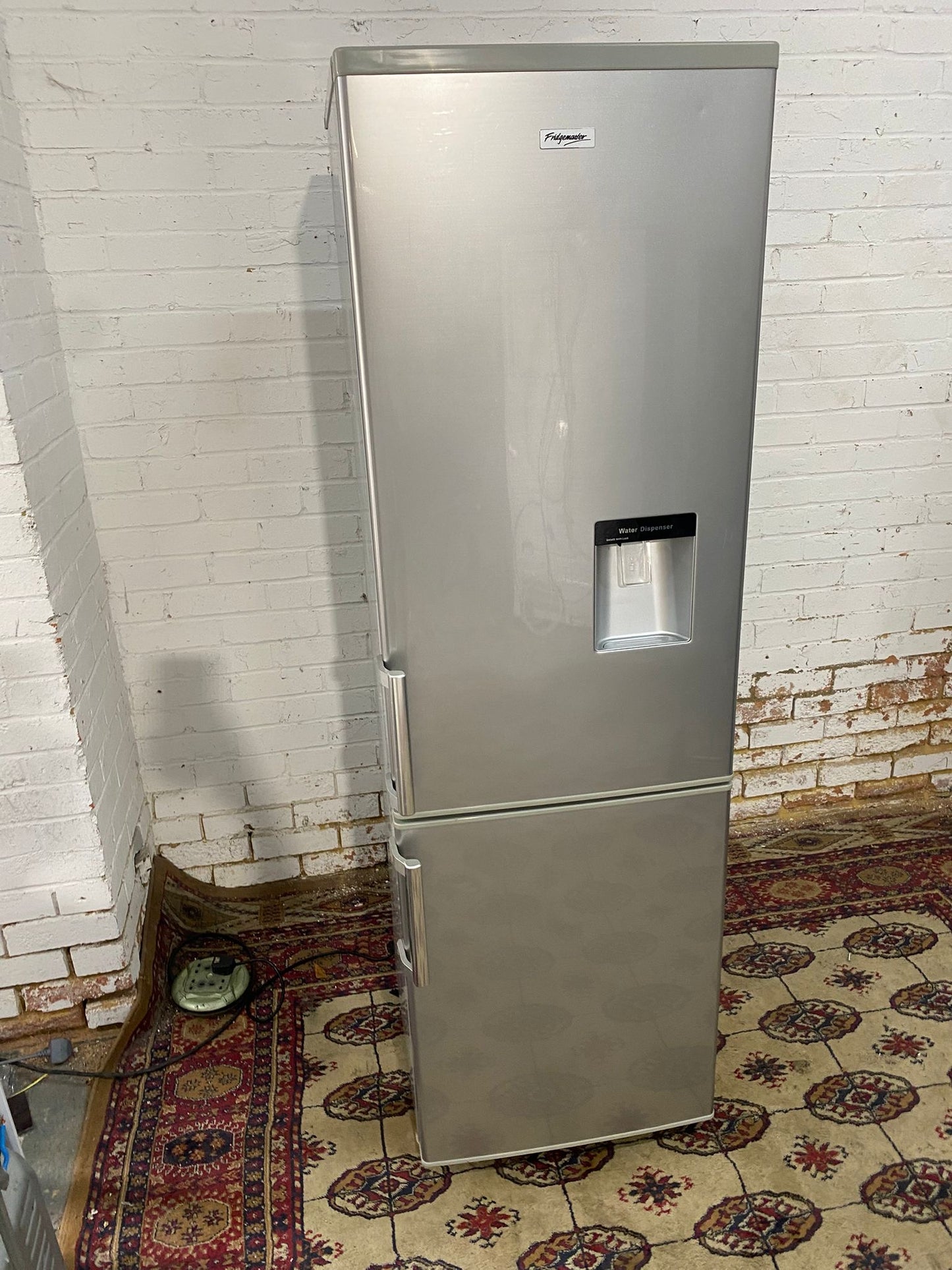 FridgeMaster Grey Water Dispenser Fridge Freezer For Sale