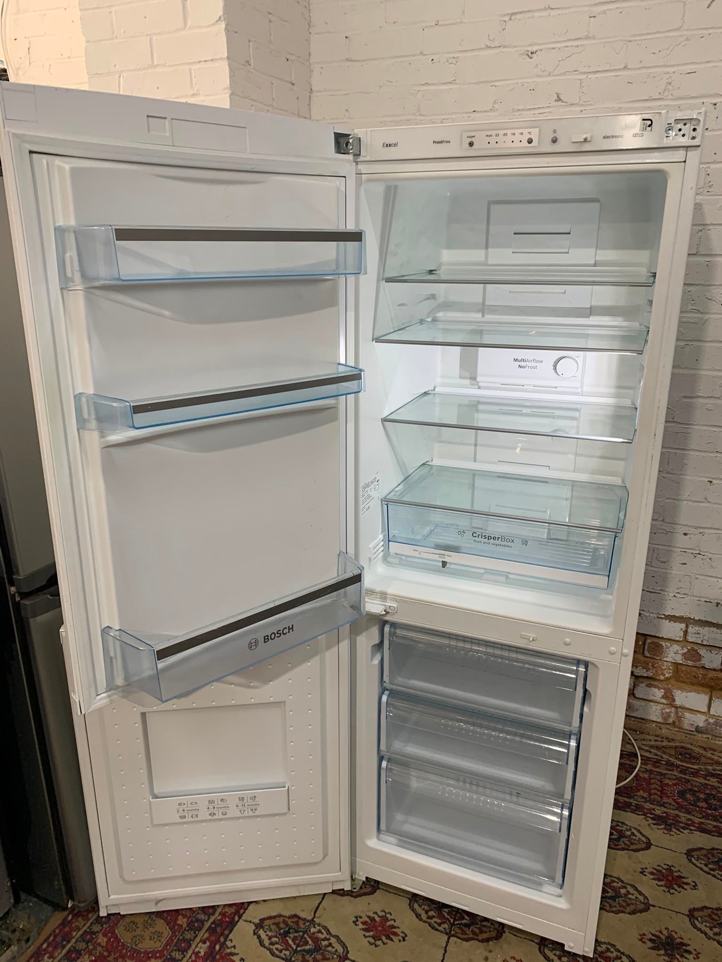 Bosch 170CM Tall Fridge Freezer For Sale Works