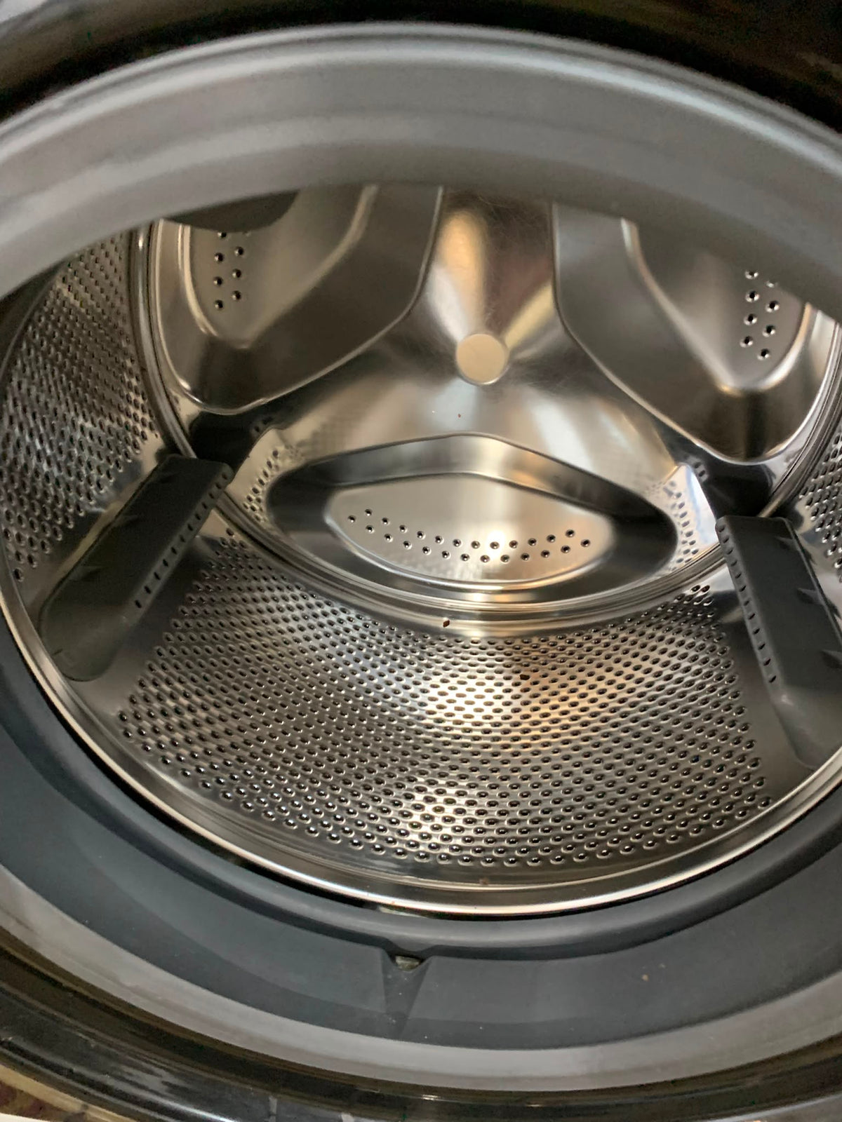 HotPoint Black 8KG Washing Machine