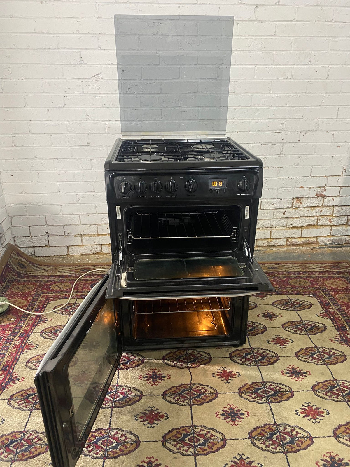60CM HotPoint Black Gas Cooker