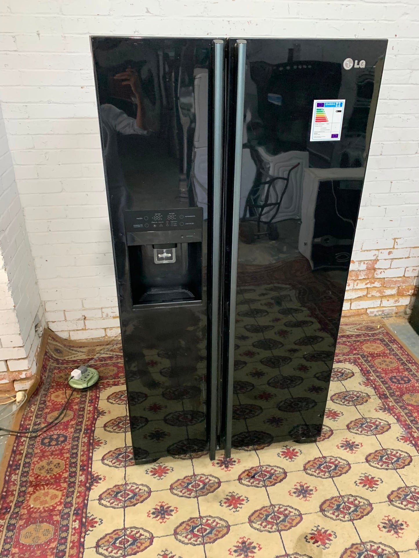 Black LG Plumb In American With IceMaker Fridge Freezer For Sale