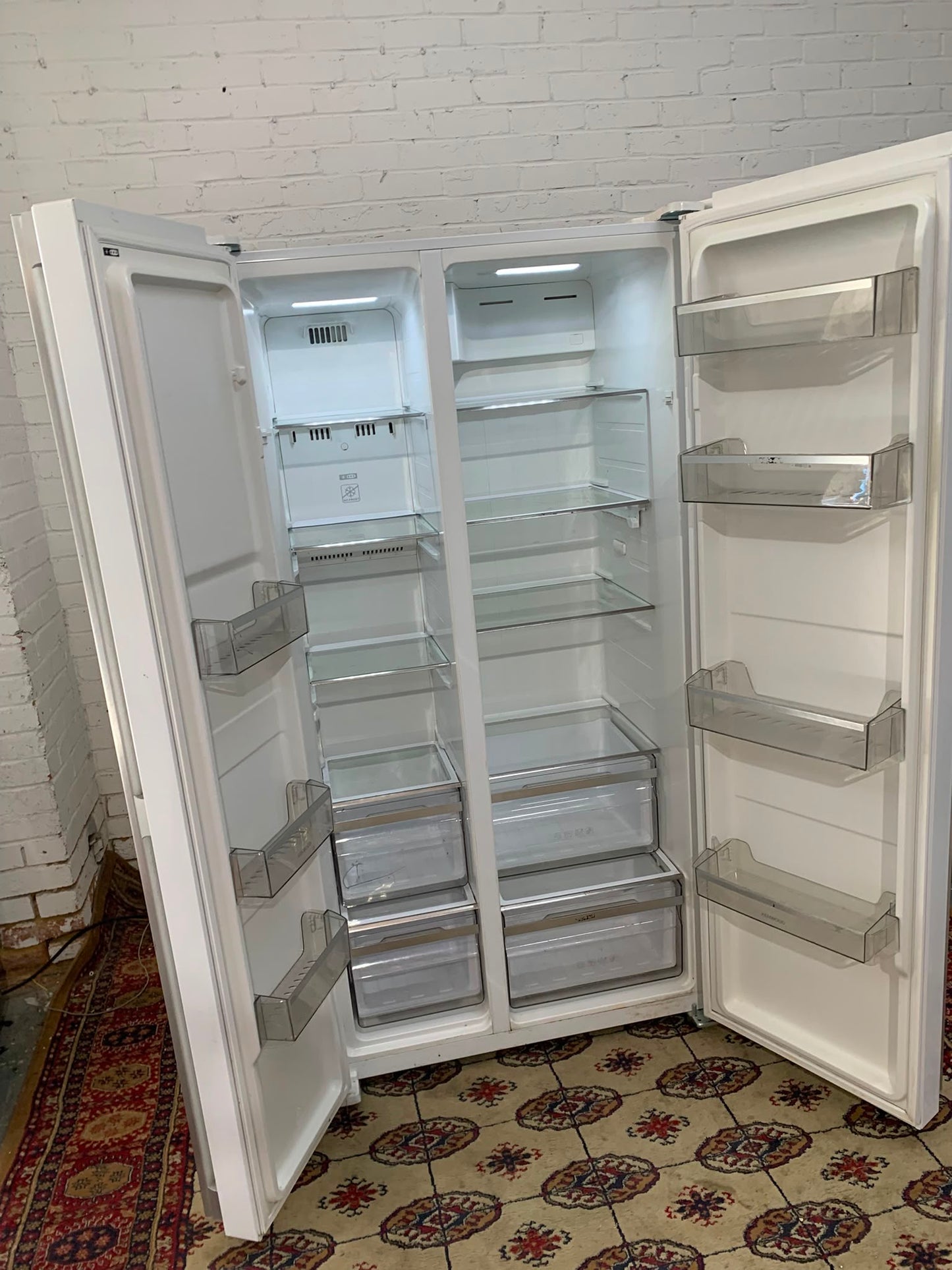Kenwood Non Plumb White American Fridge Freezer For Sale