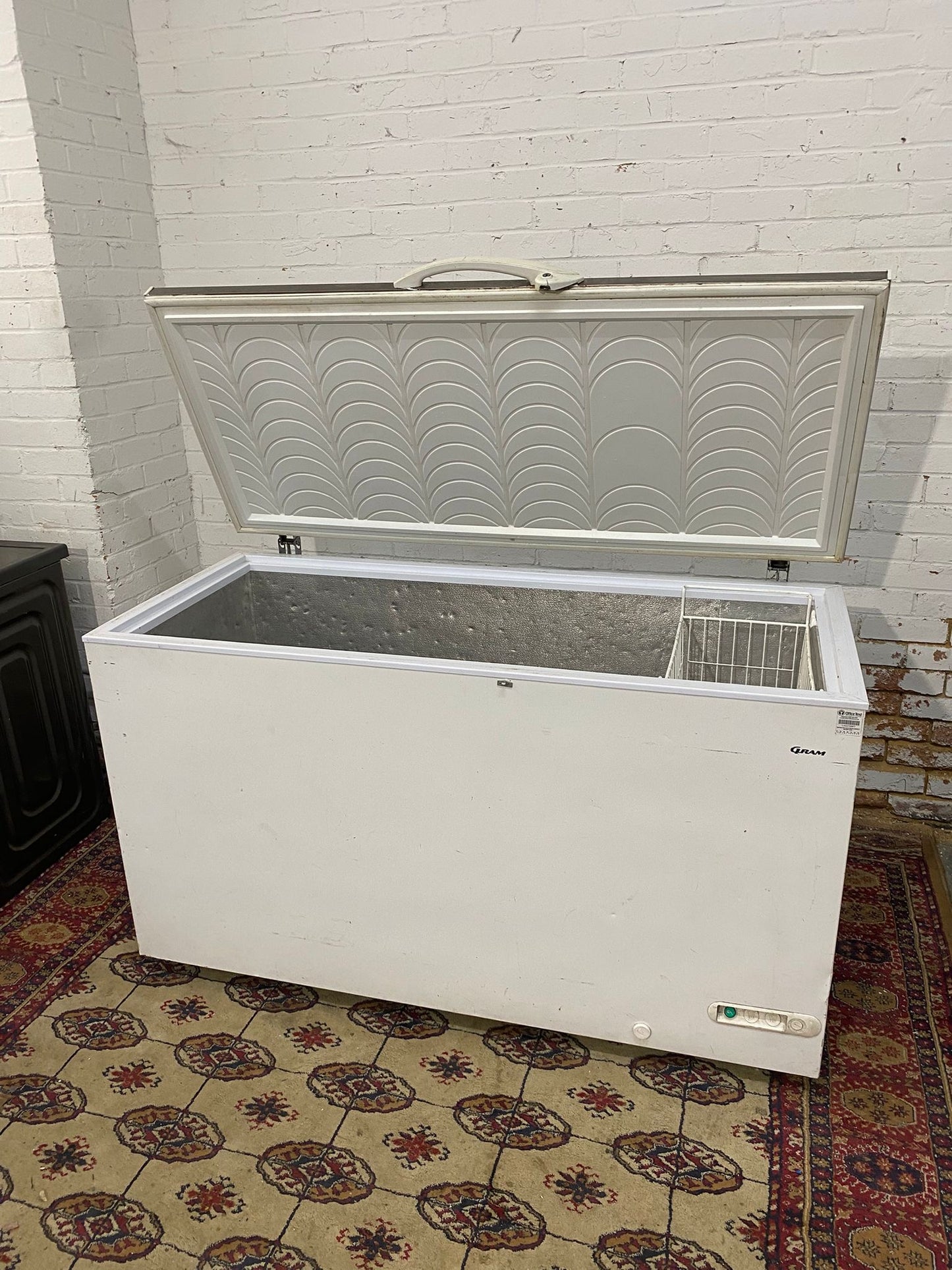 Gram Large 530L Commercial Chest Freezer For Sale