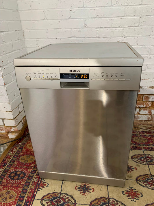 Siemens 60CM Stainless Steel DishWasher For Sale