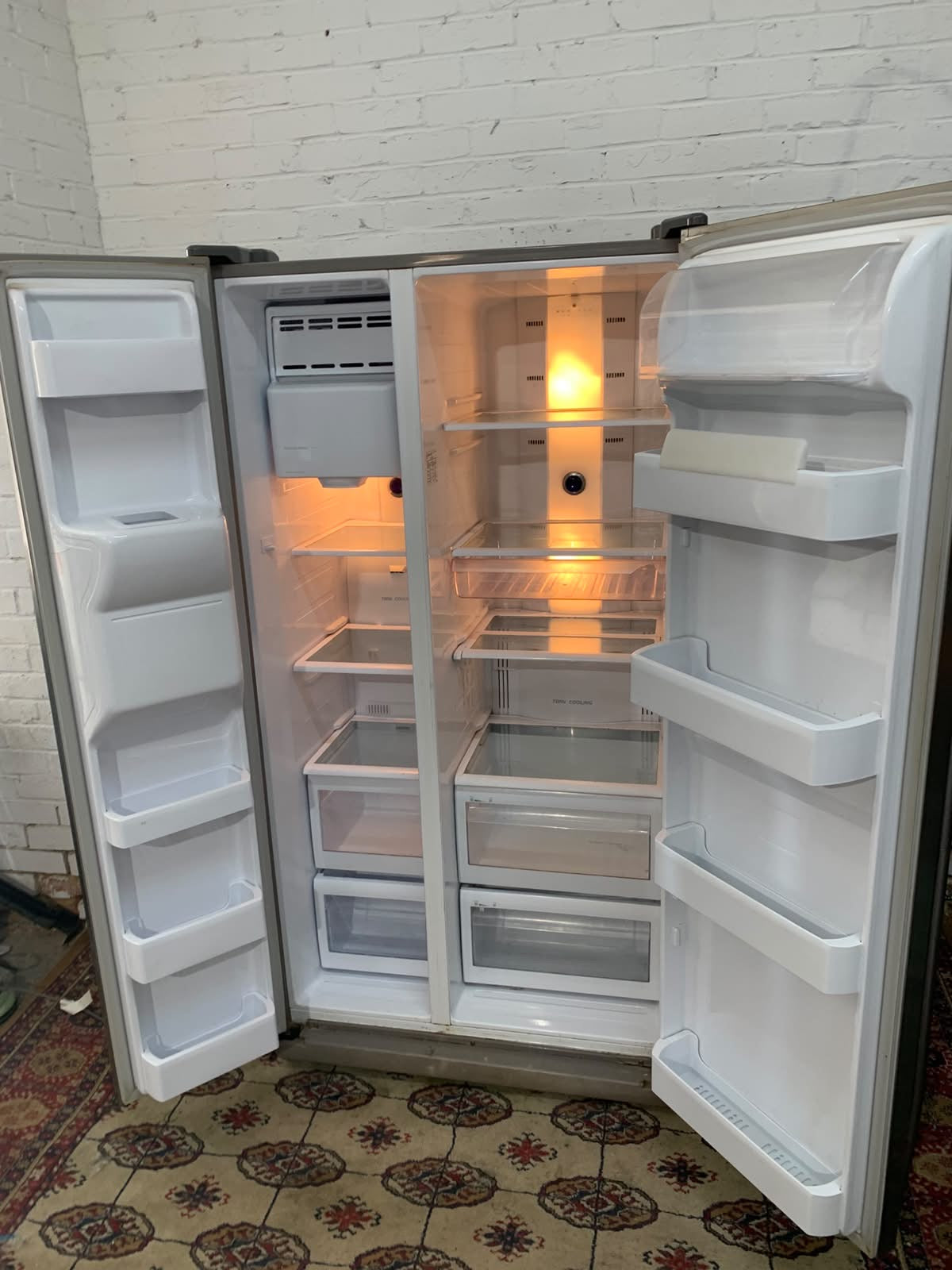 Samsung Ice-maker Water Dispenser American Fridge Freezer