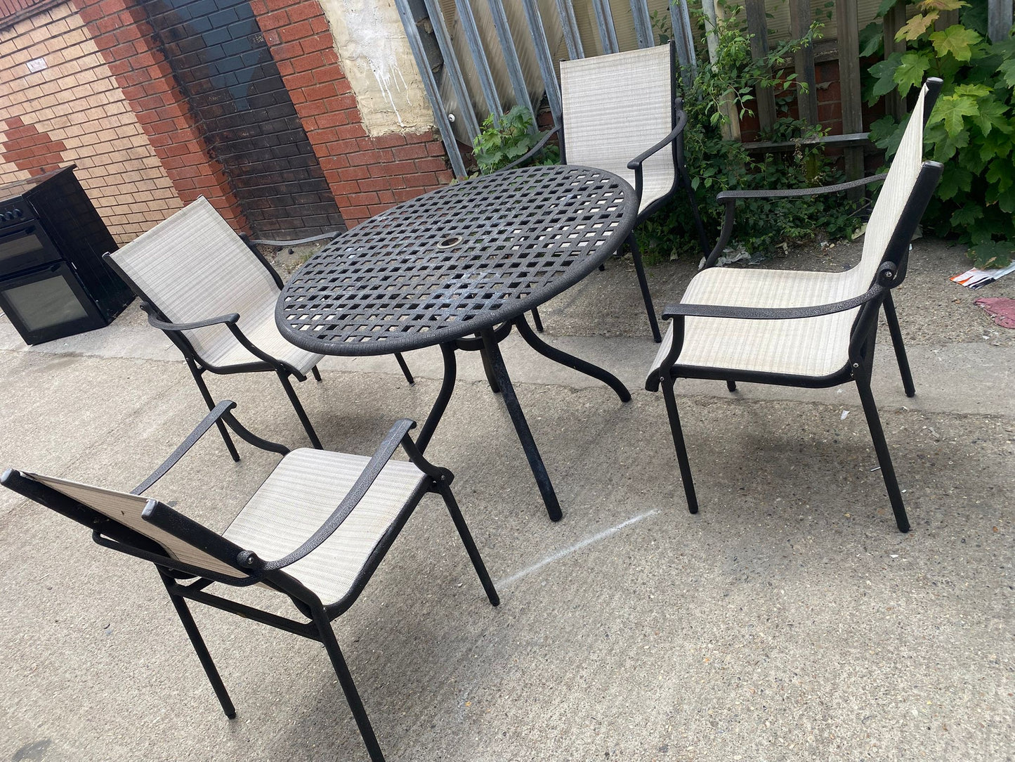 Beautiful Garden Patio Set Round Table With 4 Chairs for sale