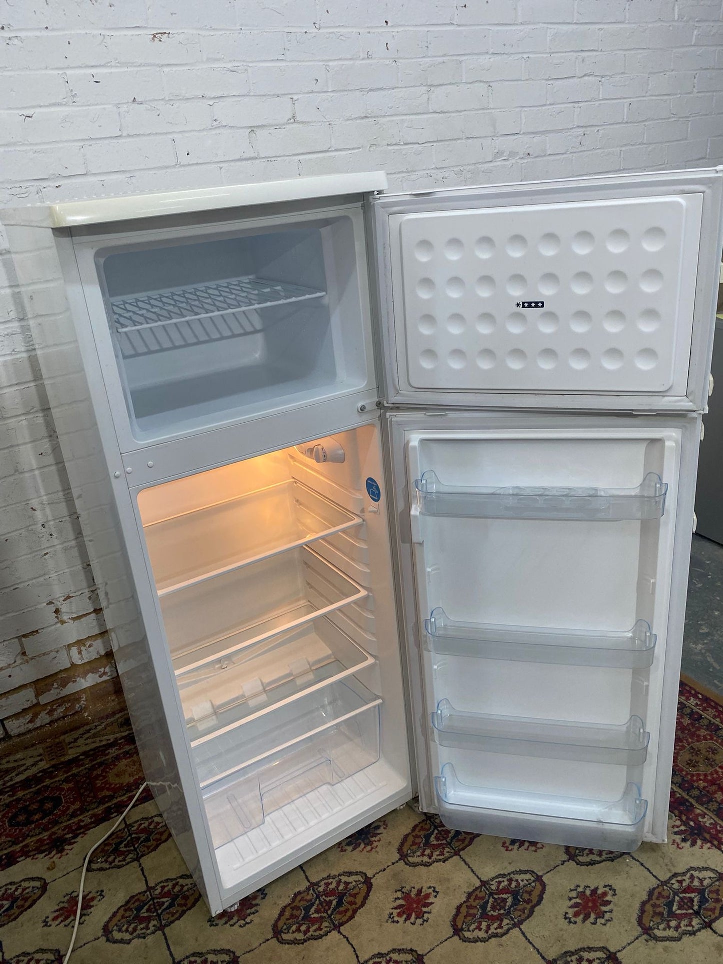 Amica Fridge & Freezer On Top For Sale