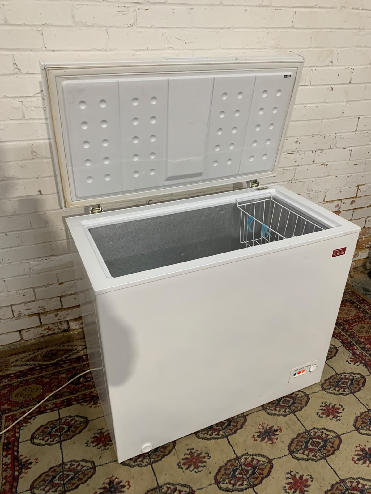 Russell’s Hobbs 200L Chest Freezer For Sale