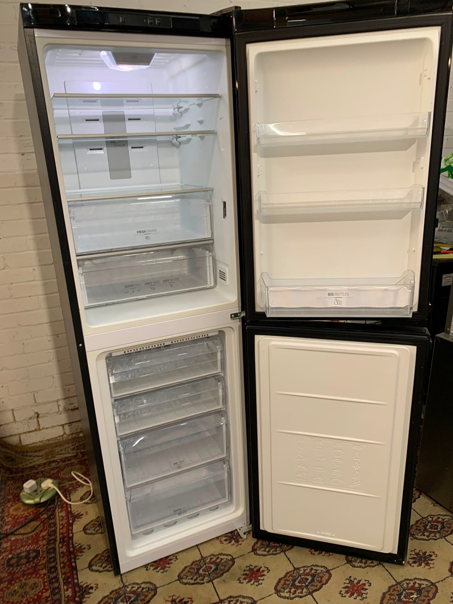 HotPoint Black Fridge Freezer For Sale