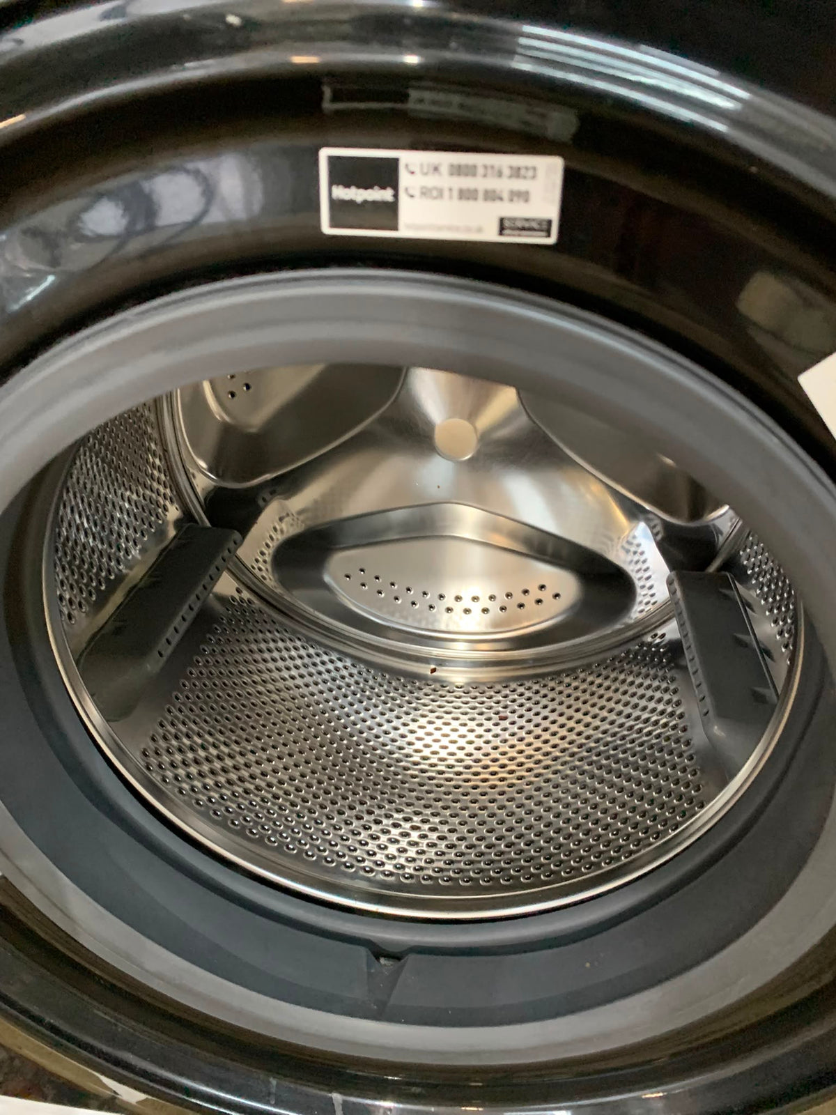 HotPoint Black 8KG Washing Machine
