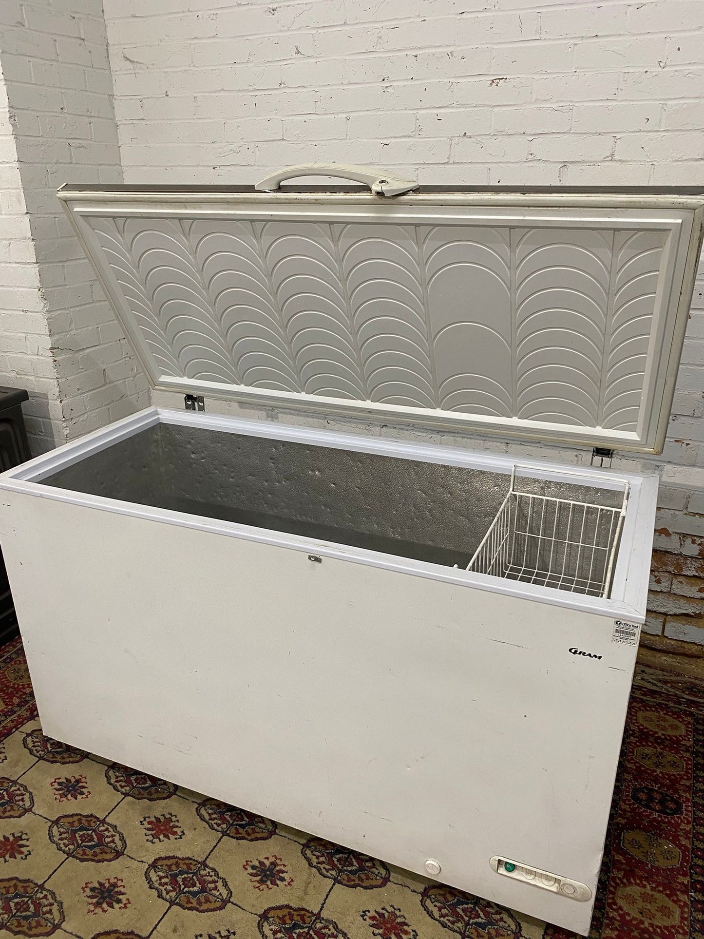 Gram Large 530L Commercial Chest Freezer For Sale