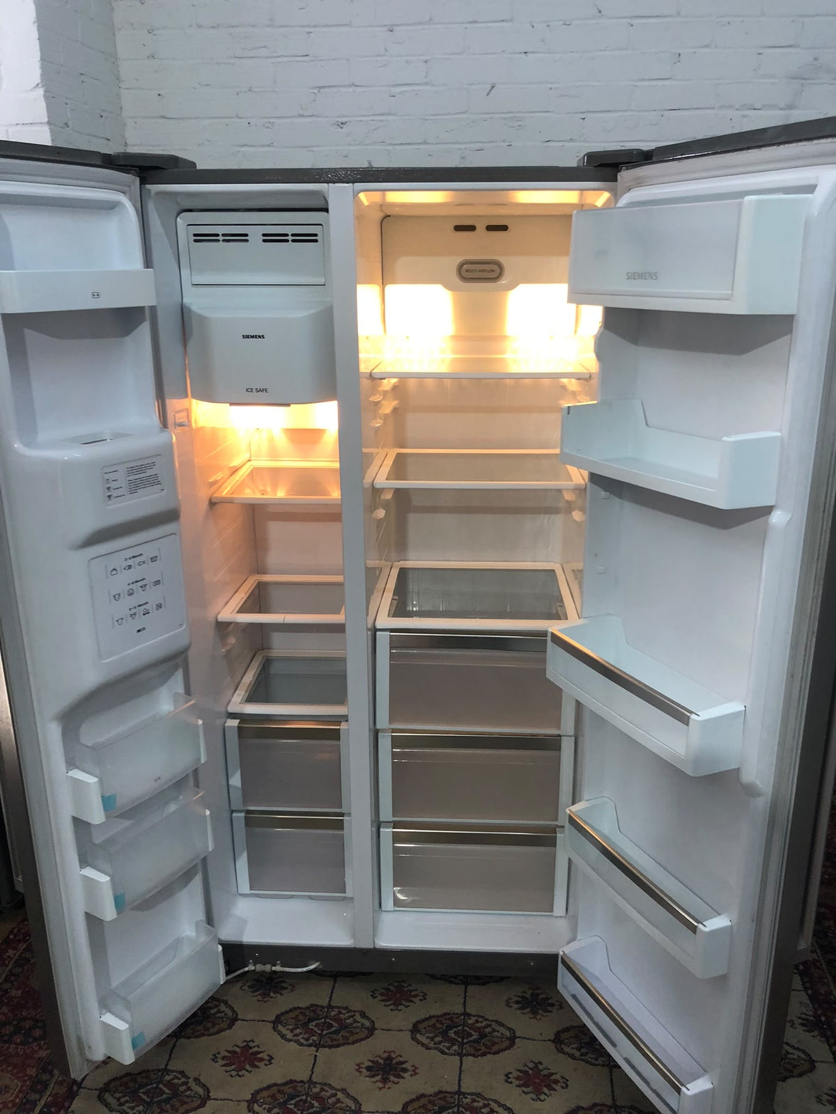 Daewoo Grey Double Door American Fridge Freezer