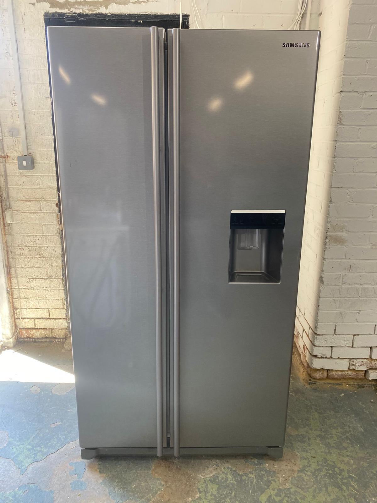 Samsung Grey Double Door American Non Plumb With Water Display Fridge Freezer