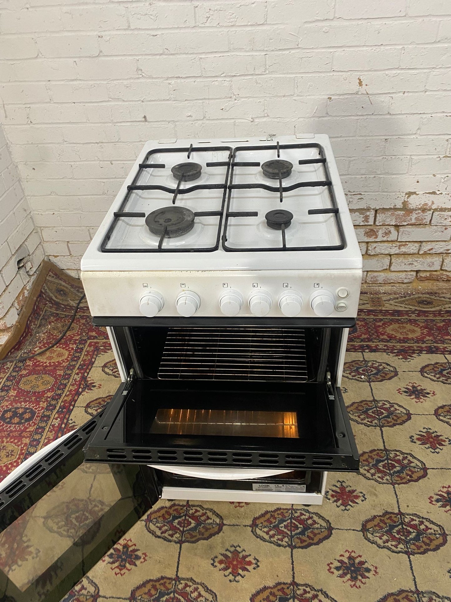 Beautiful 50 CM Logik Gas Cooker With Oven/Grill For Sale