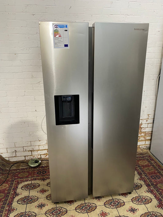 Beautiful Top Brand Samsung Plumb In Ice-maker + Water Dispenser American Fridge Freezer For Sale