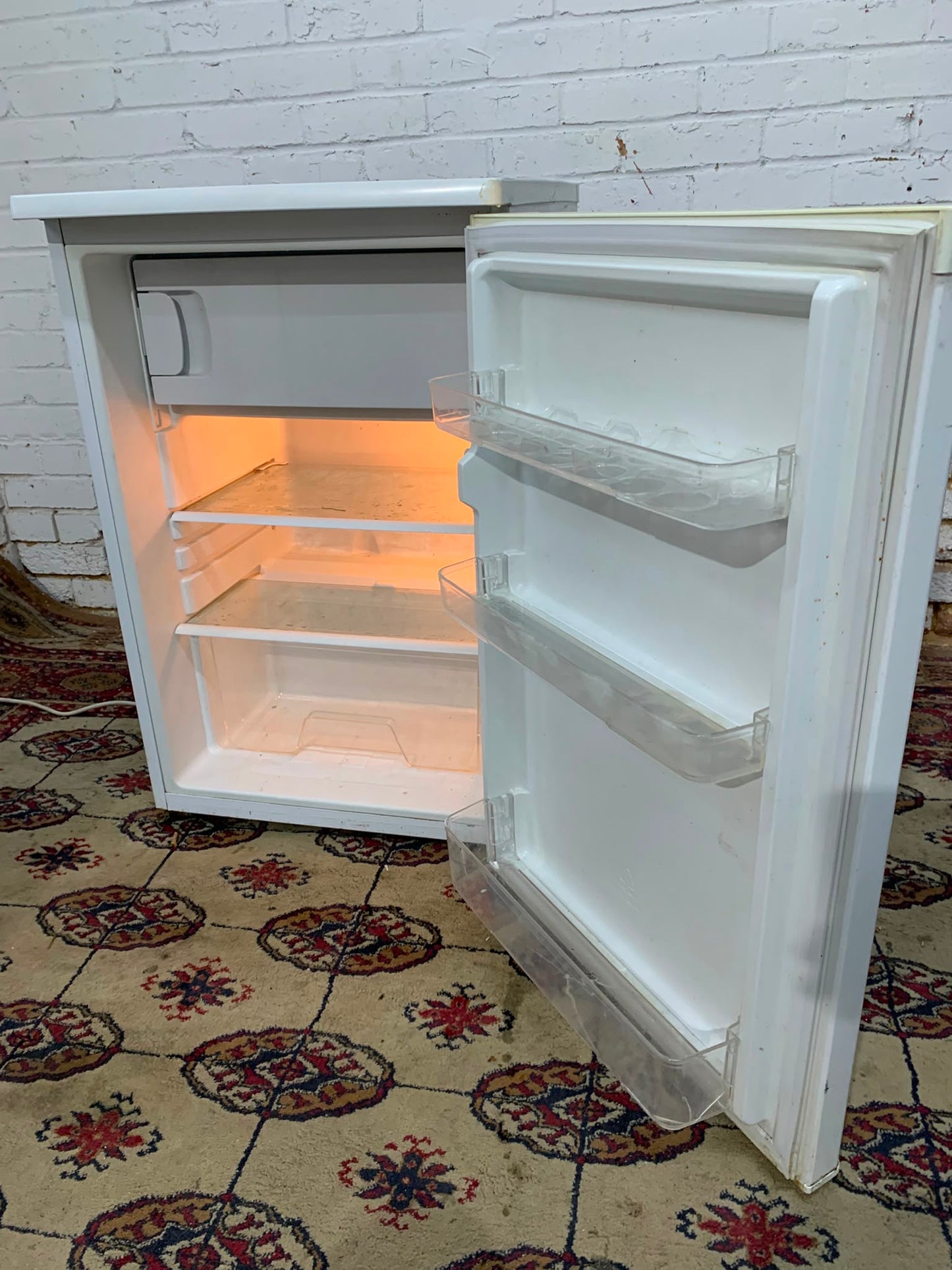 Curreys UnderCounter Fridge & Freezer On Top For Sale
