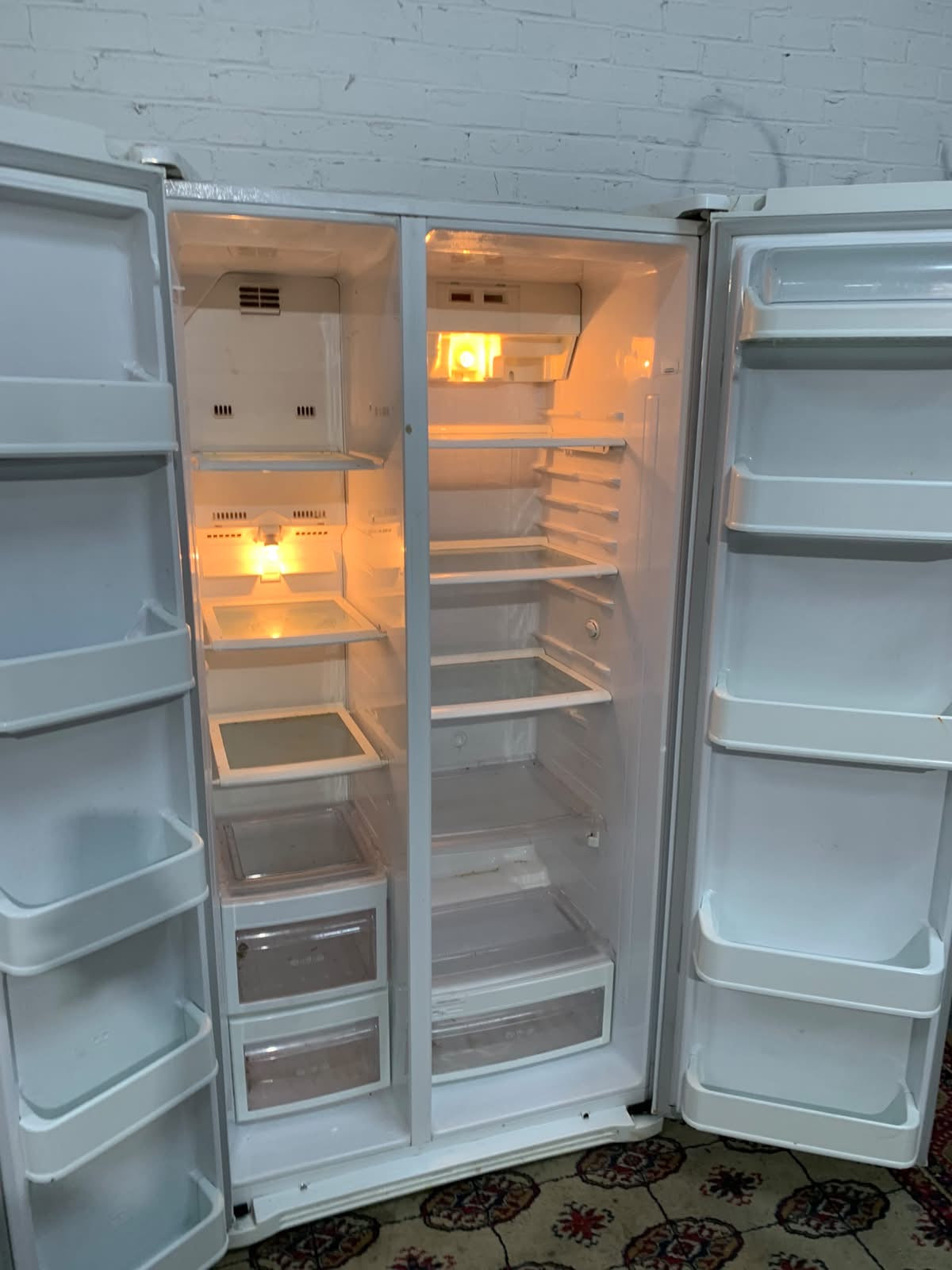 LG White American Double Door Fridge Freezer
